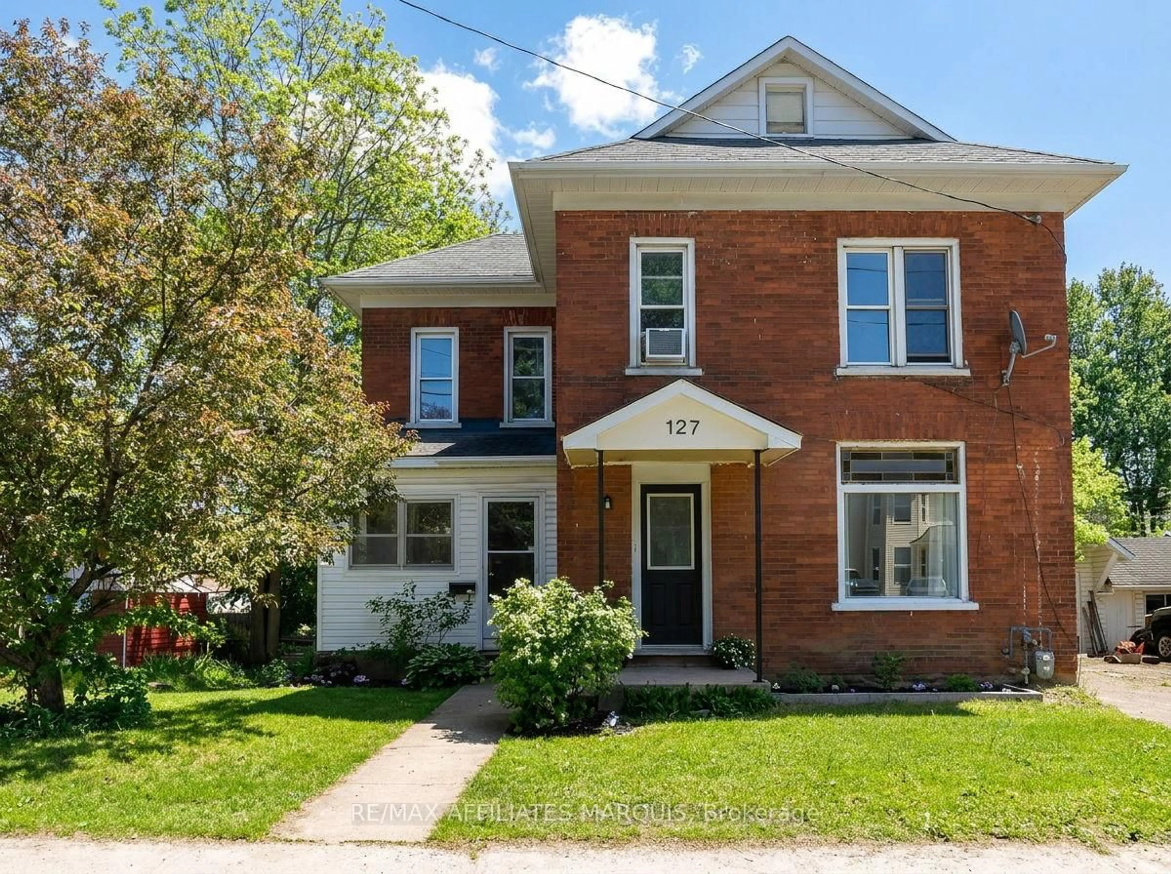 Home with brick exterior material, street for 127 Brockville St, Smiths Falls Ontario K7A 3Y7