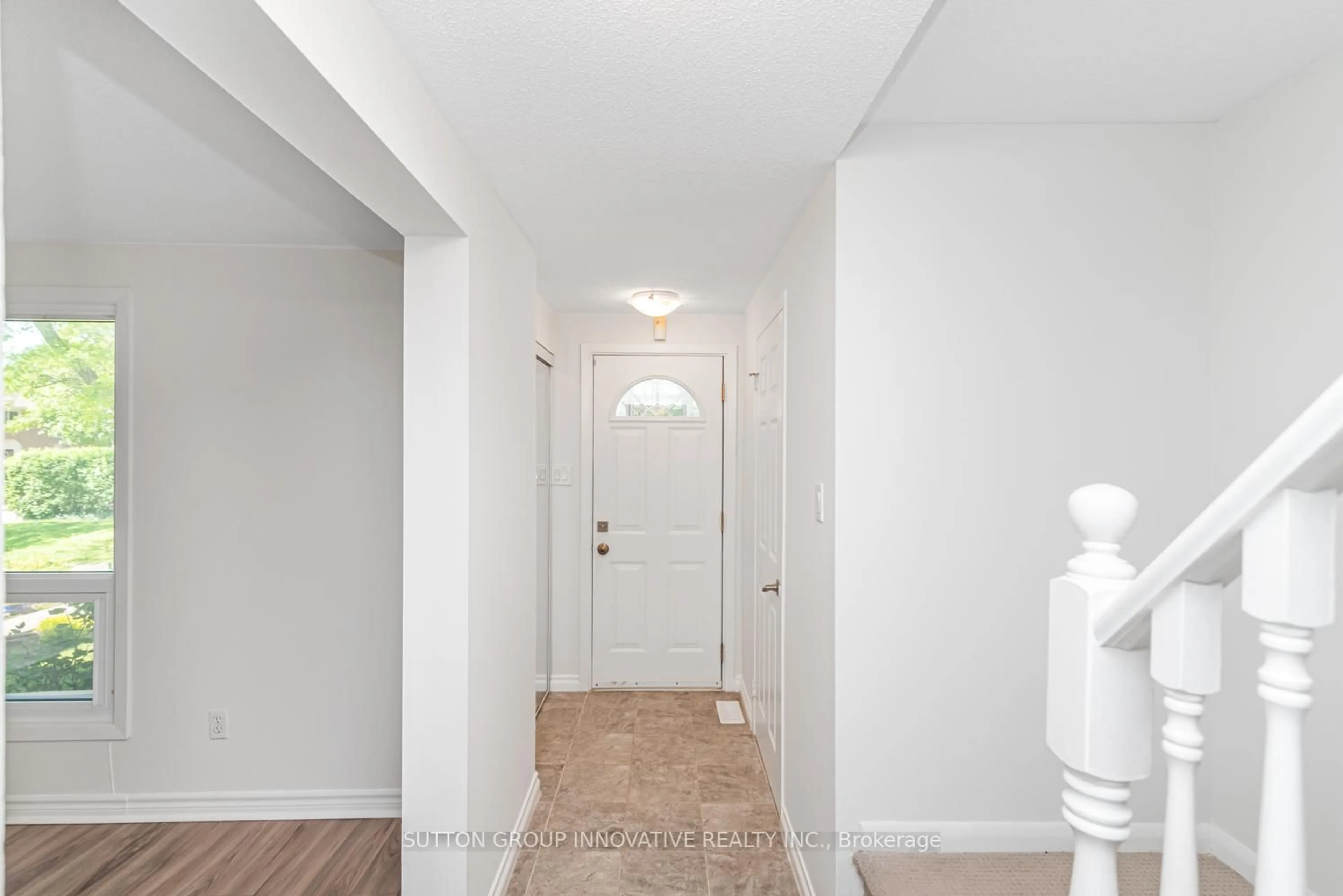 Indoor entryway for 151 Gateshead Cres #69, Hamilton Ontario L8G 3W1