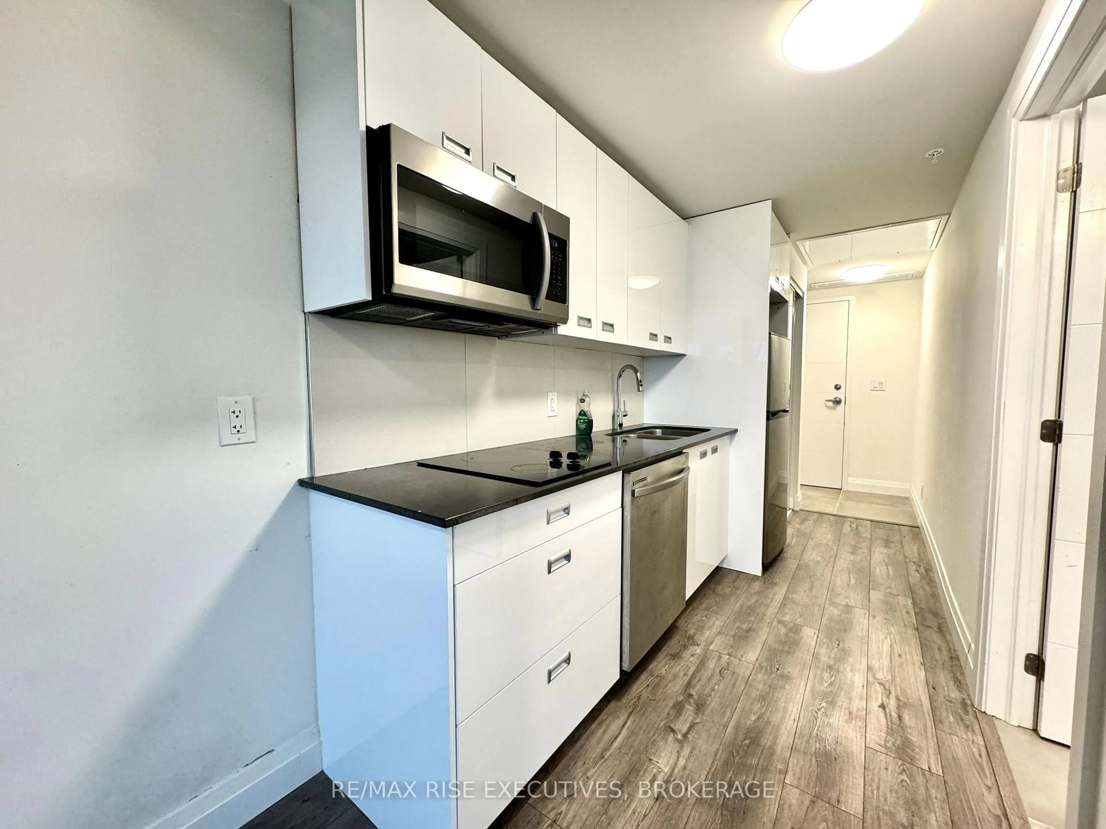 Standard kitchen, unknown for 652 Princess St #711, Kingston Ontario K7L 1E5