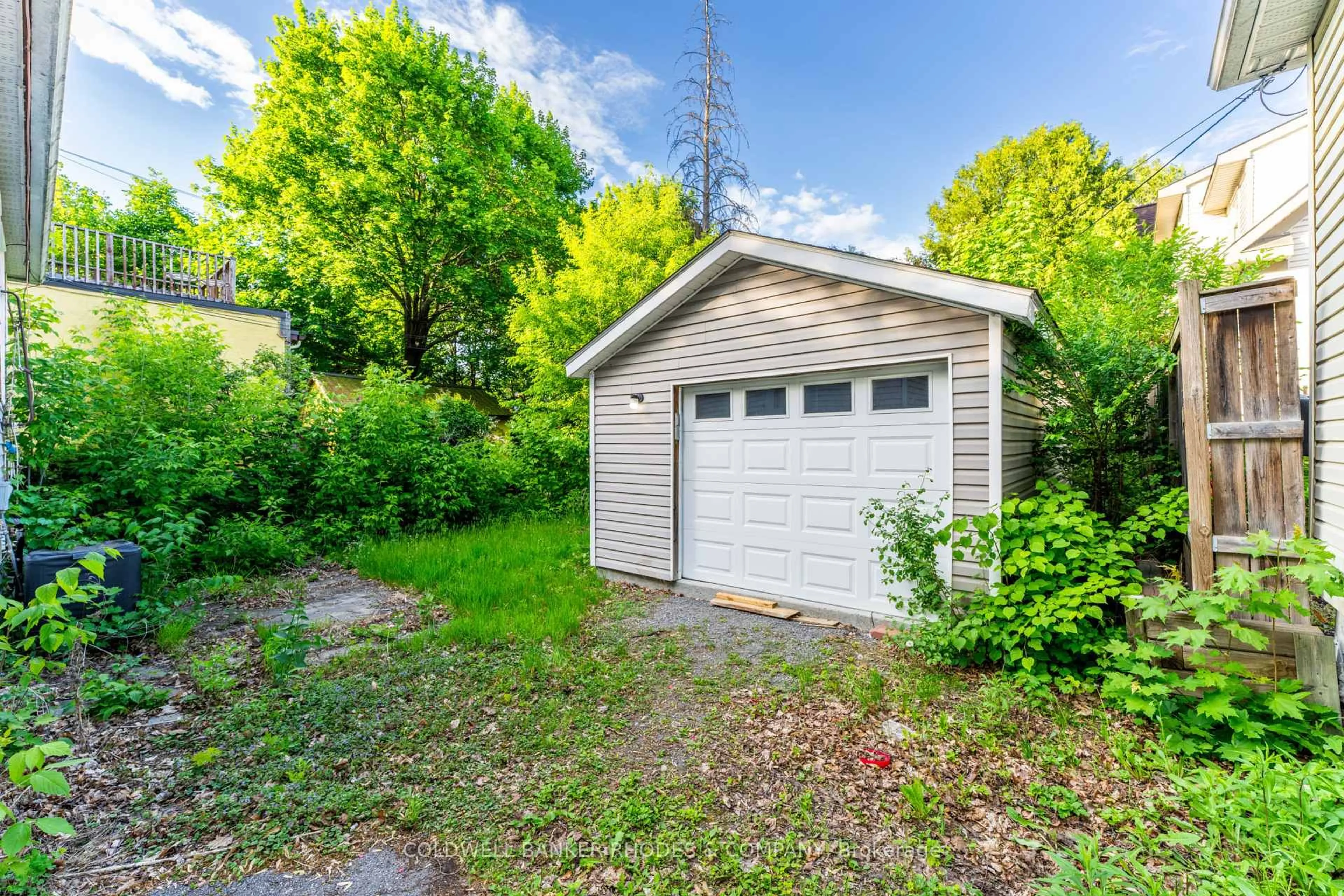 Shed for 149 Sweetland Ave, Ottawa Ontario K1N 7V1