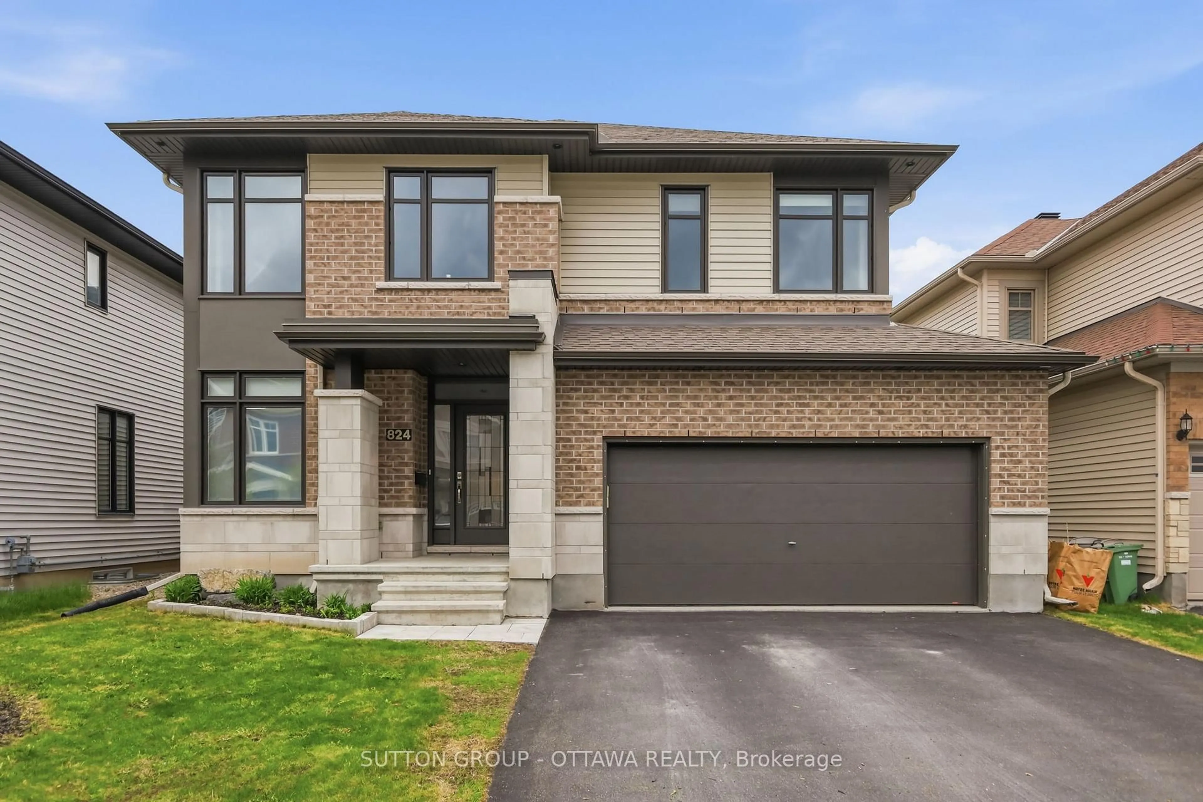 Home with brick exterior material, street for 824 CONTOUR St, Ottawa Ontario K1W 1G2