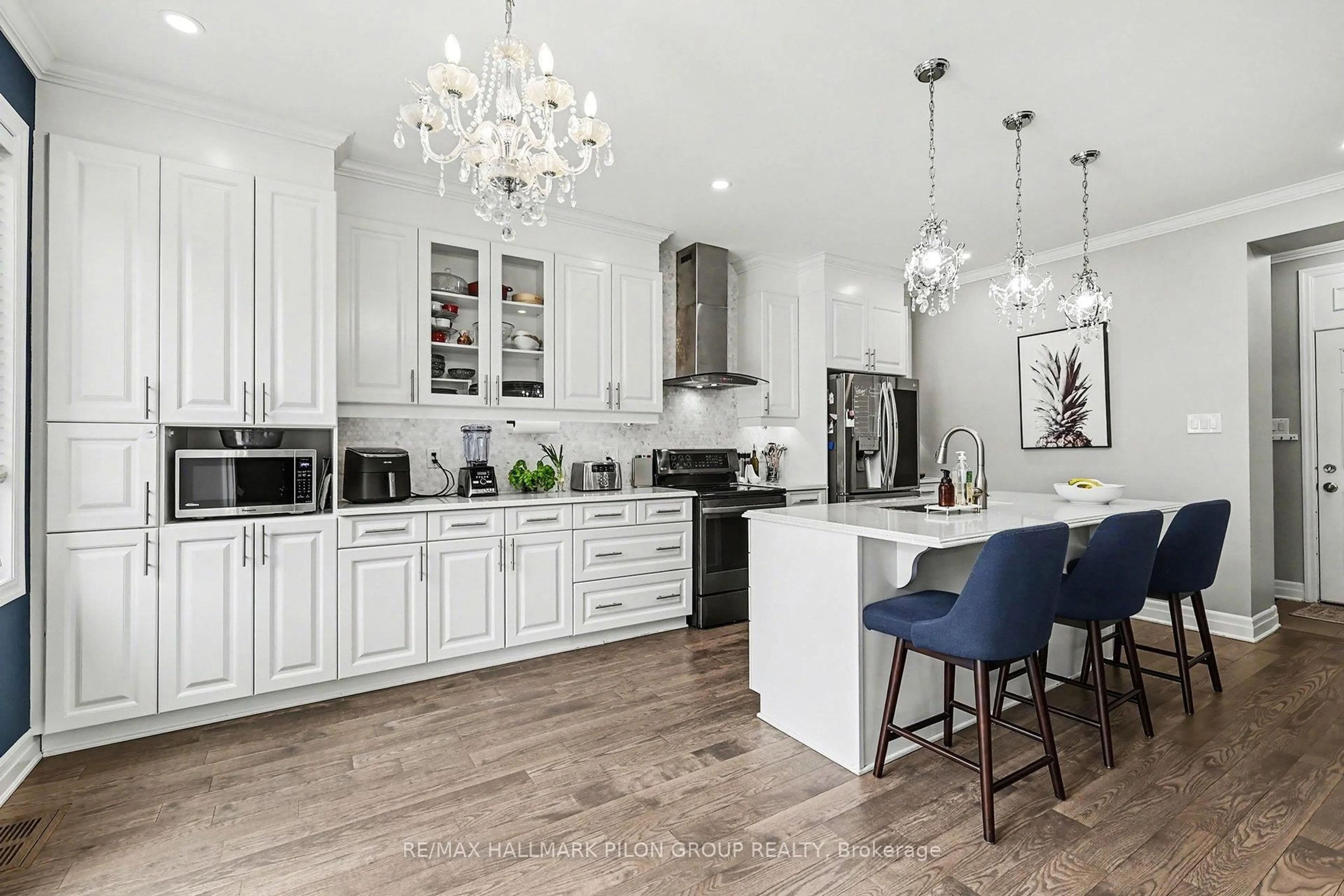 Open concept kitchen, unknown for 133 Mandalay St, Ottawa Ontario K4A 1A6