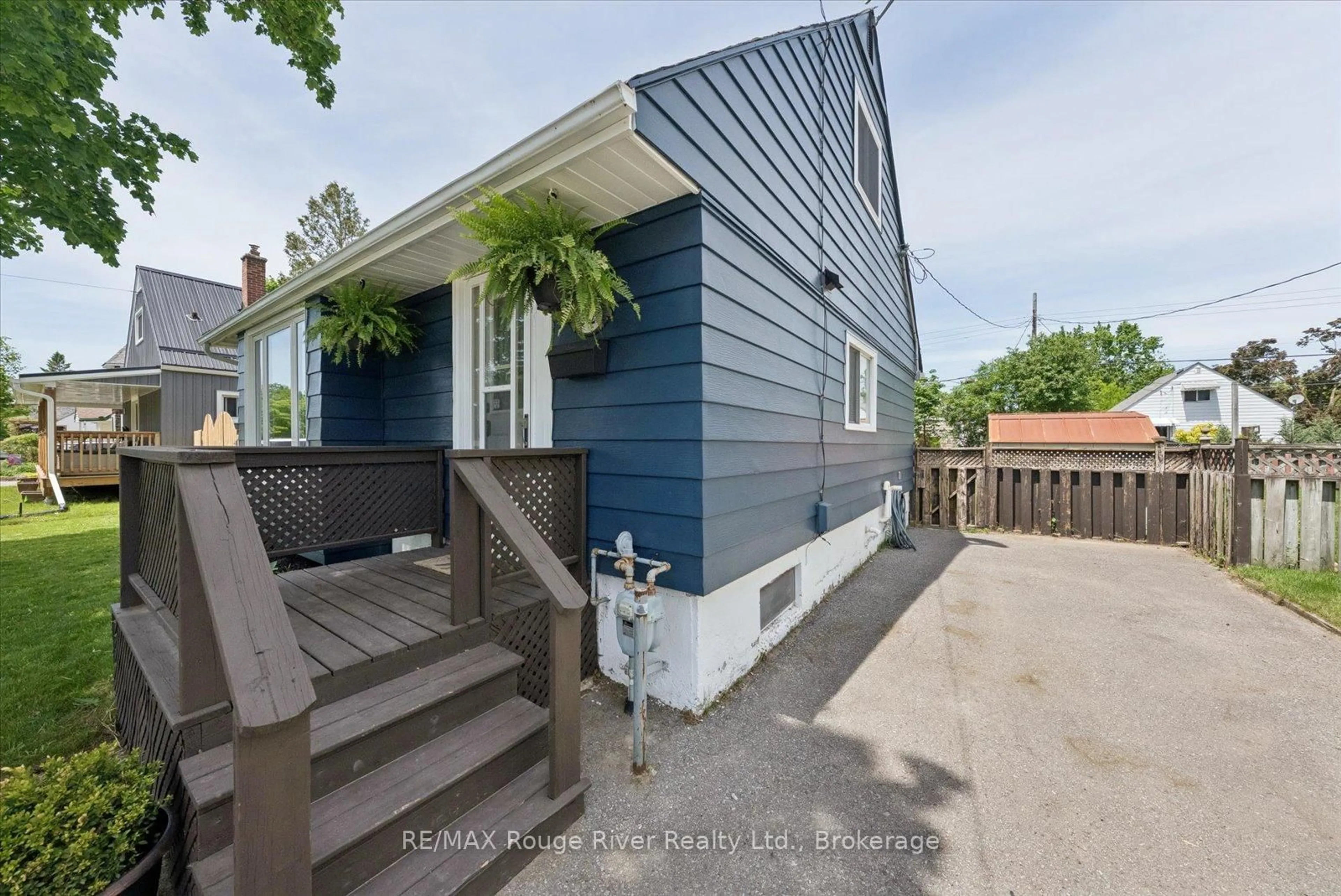 Unknown for 542 O'connell Rd, Peterborough Ontario K9J 4E3