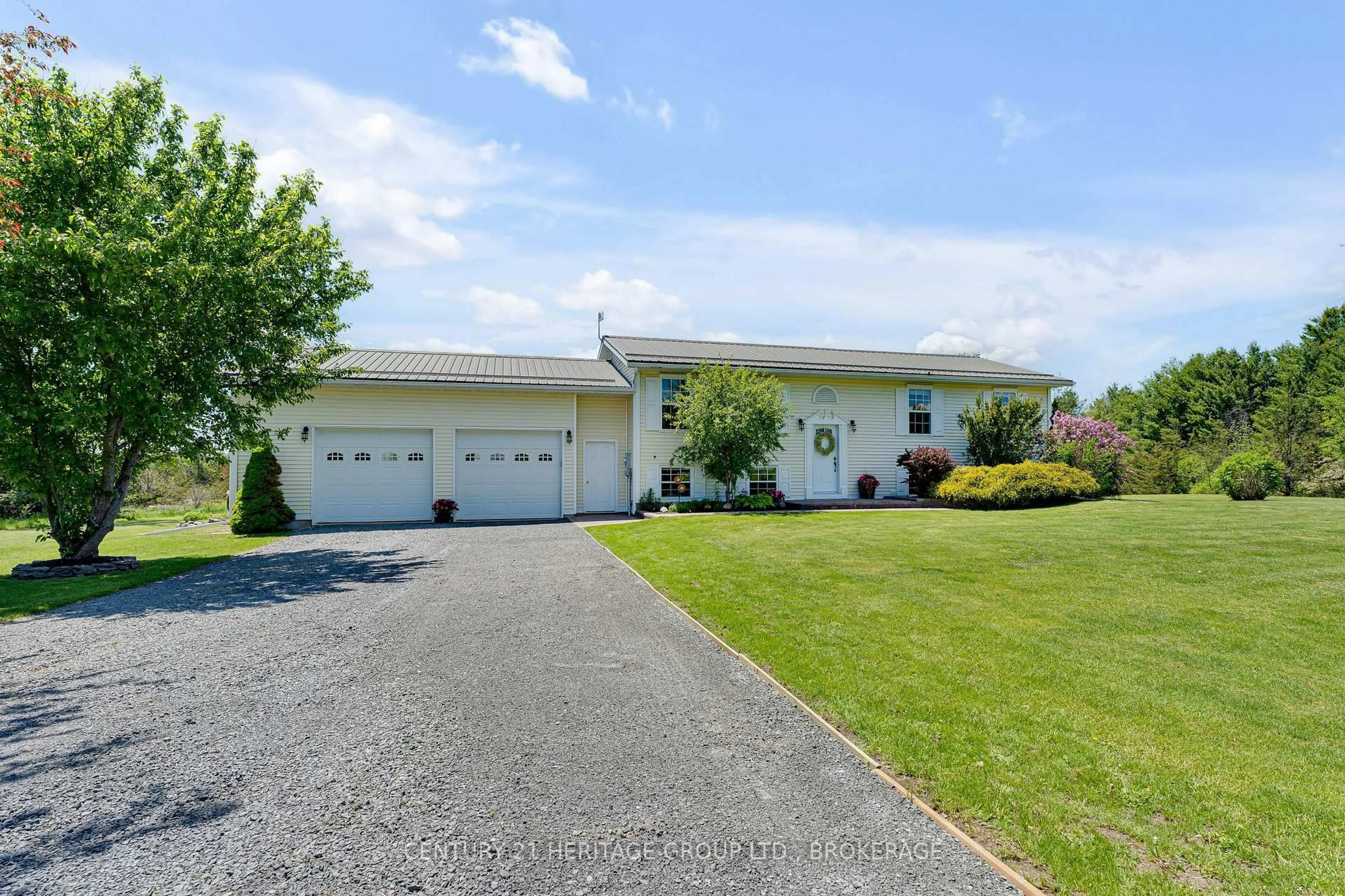 A pic from outside/outdoor area/front of a property/back of a property/a pic from drone, street for 120 Pinecrest Rd, Newburgh Ontario K0K 2S0