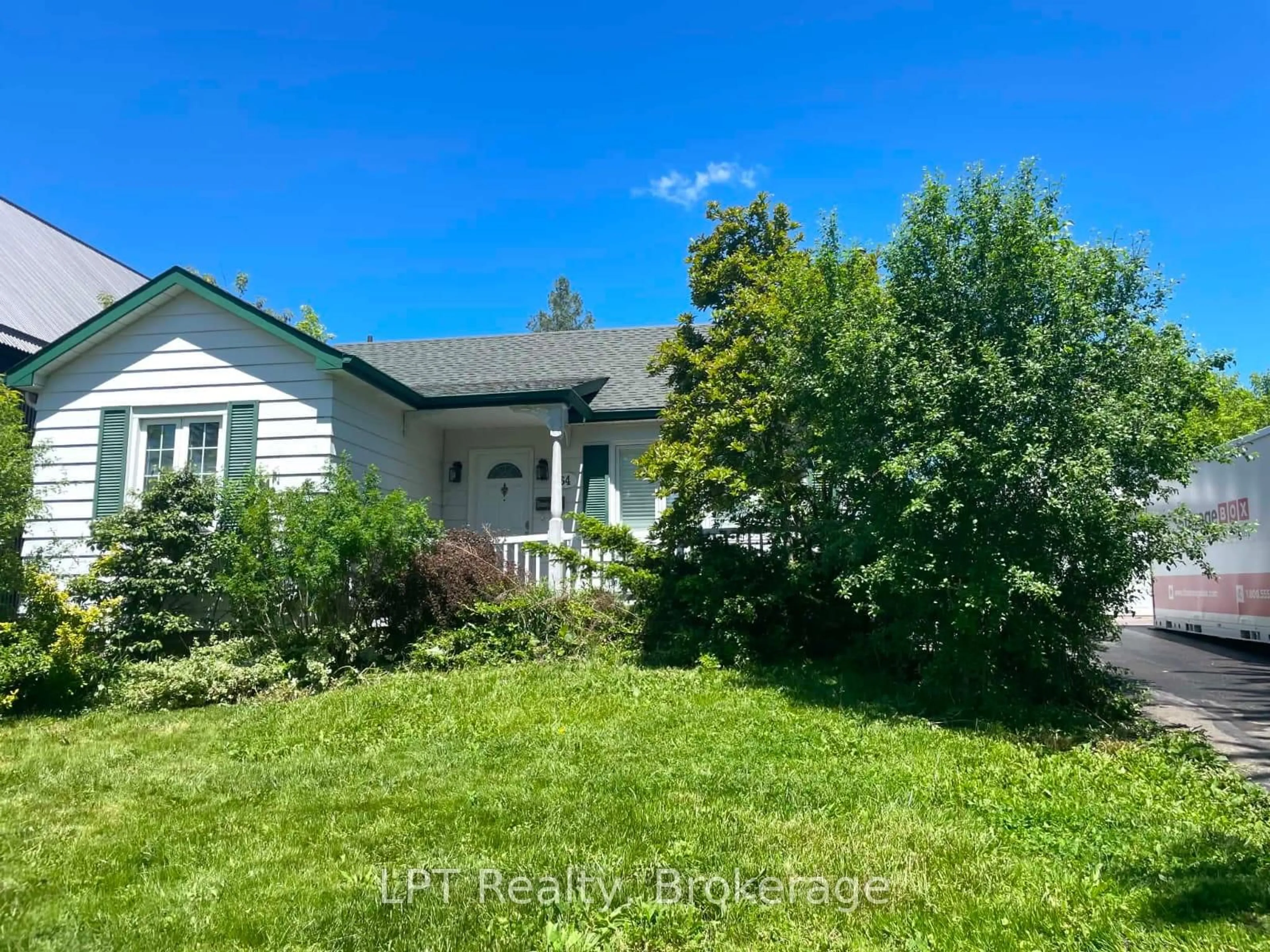 A pic from outside/outdoor area/front of a property/back of a property/a pic from drone, street for 64 Marlatts Rd, Thorold Ontario L2V 1M6