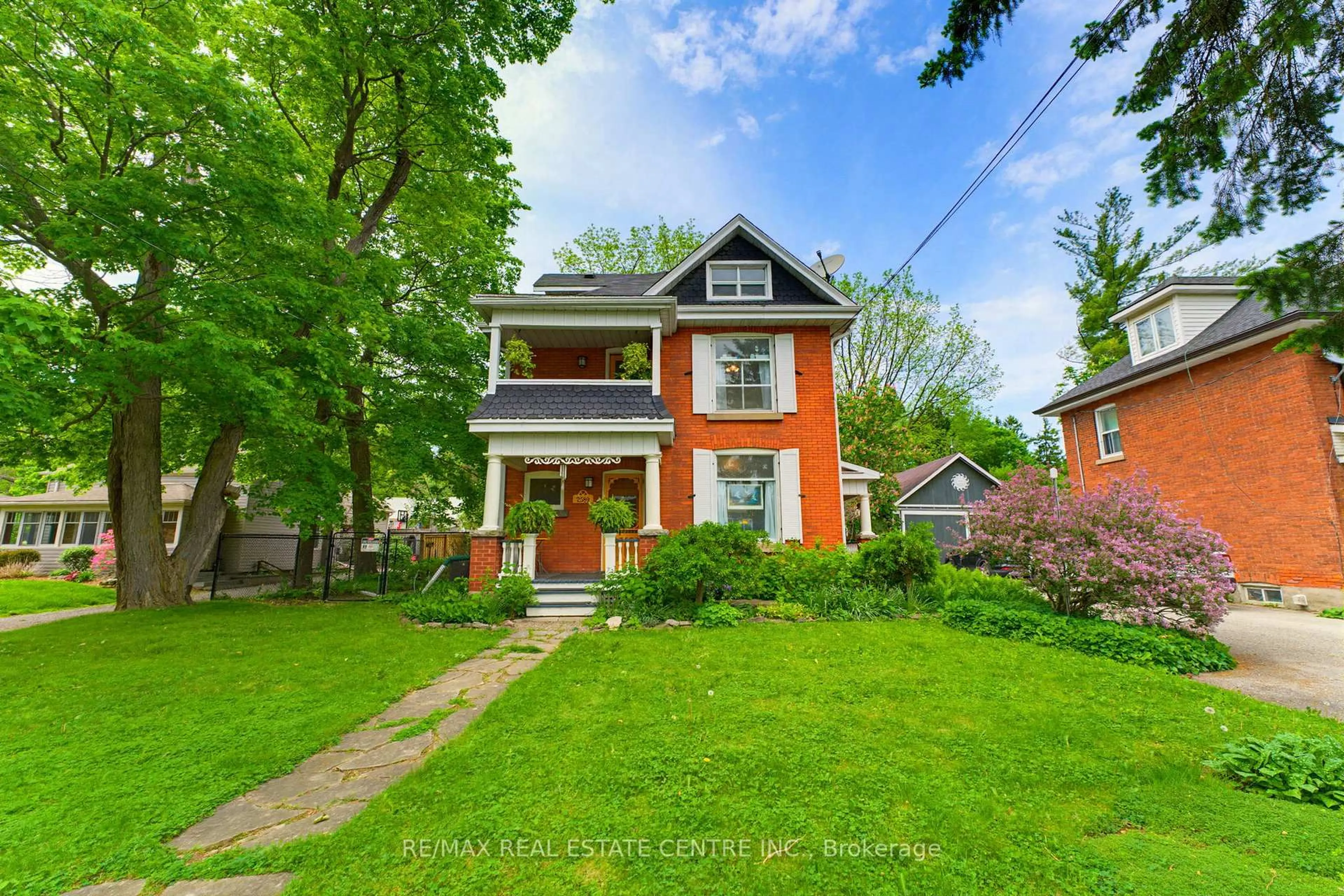 Home with brick exterior material, street for 2589 Jerseyville Rd, Hamilton Ontario L0R 1R0