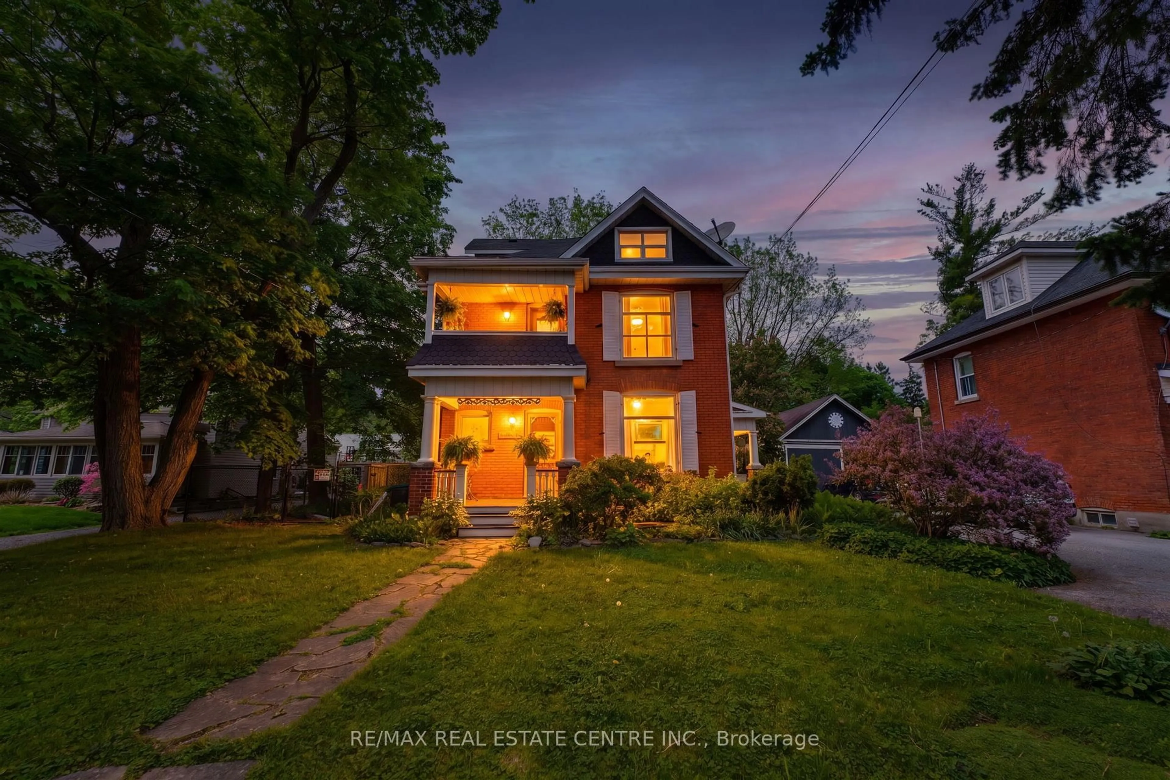 Home with brick exterior material, street for 2589 Jerseyville Rd, Hamilton Ontario L0R 1R0