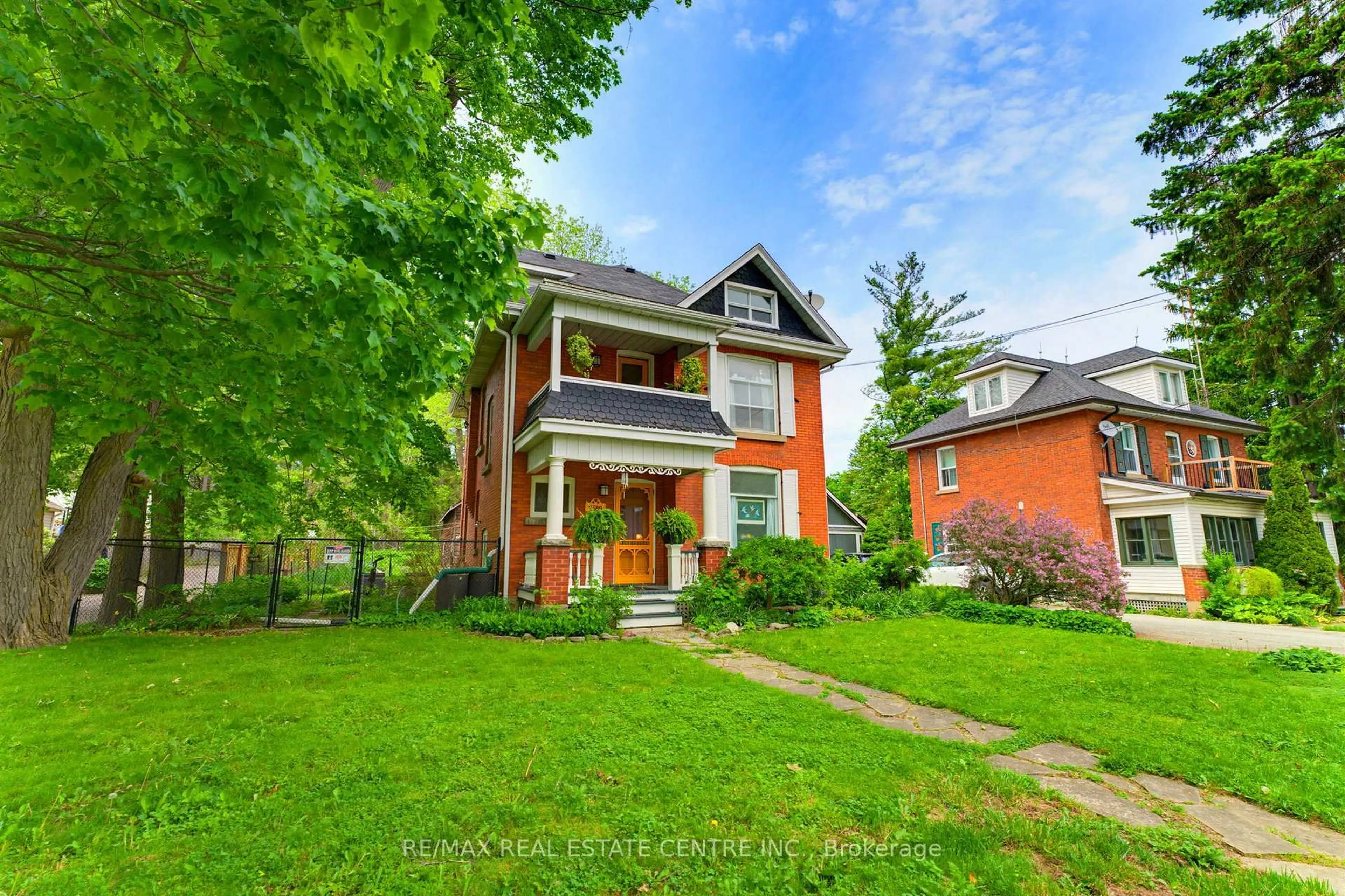 Home with brick exterior material, unknown for 2589 Jerseyville Rd, Hamilton Ontario L0R 1R0