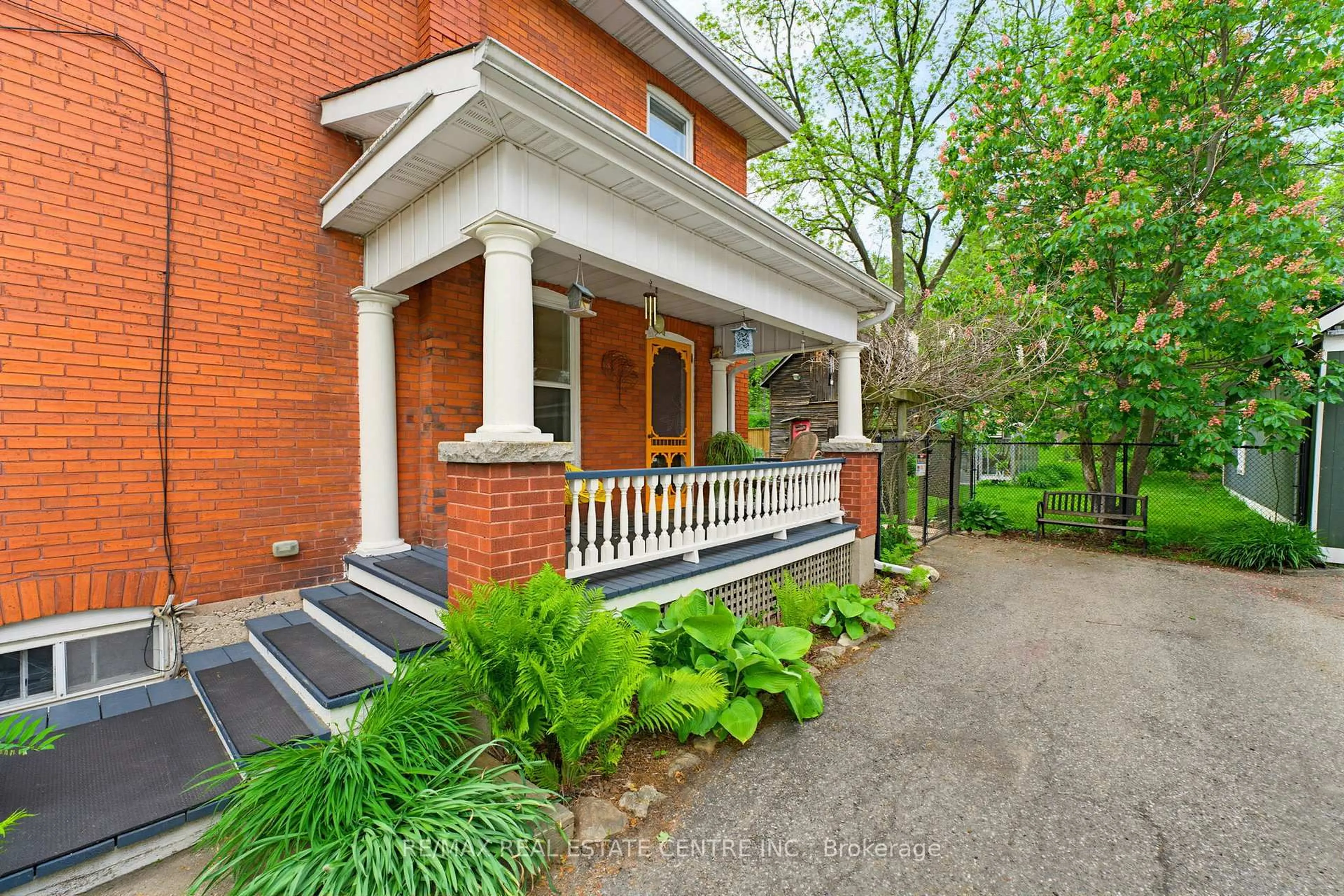 Home with brick exterior material, street for 2589 Jerseyville Rd, Hamilton Ontario L0R 1R0