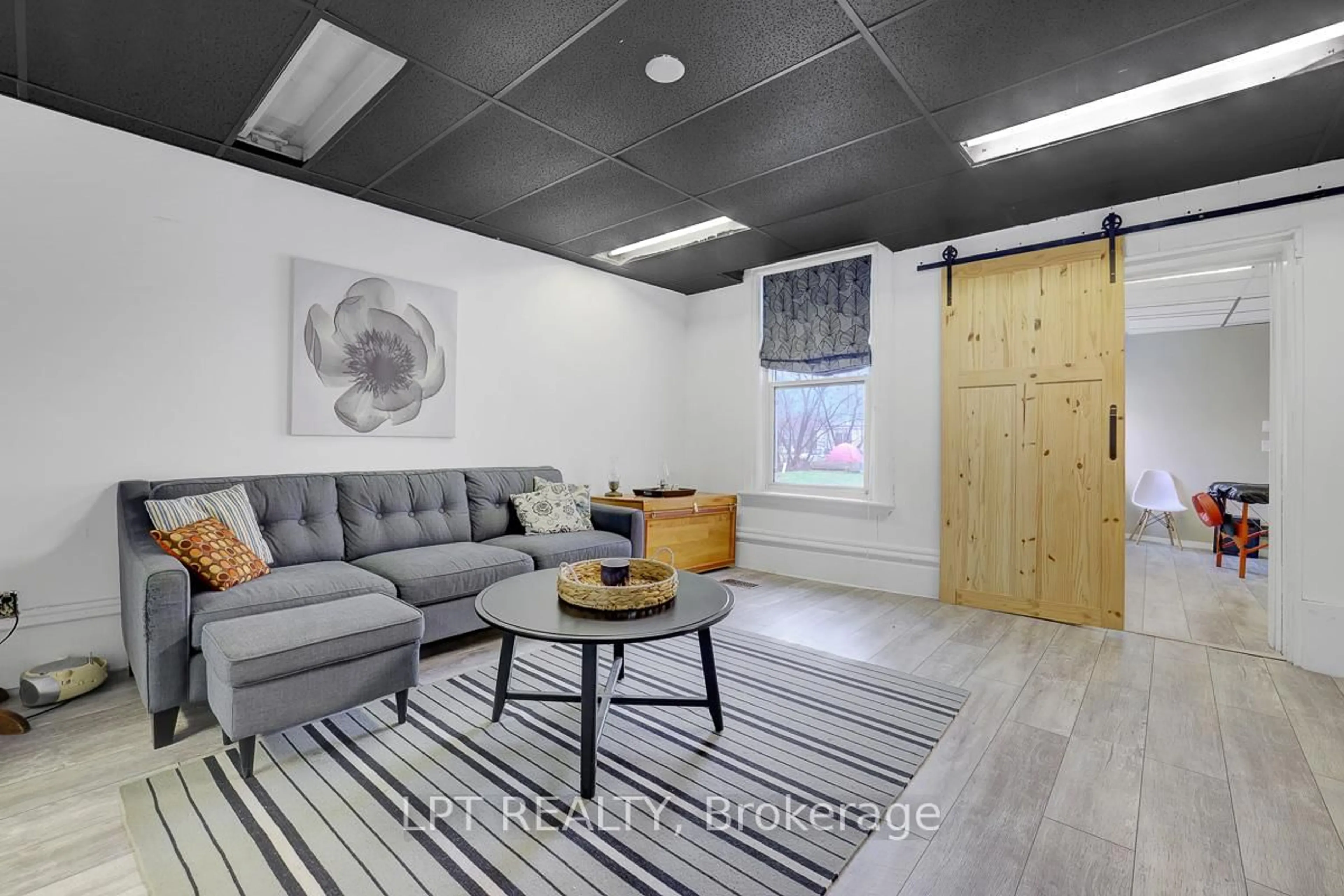 Living room with furniture, unknown for 8197 Victoria St, Metcalfe Ontario K0A 2P0