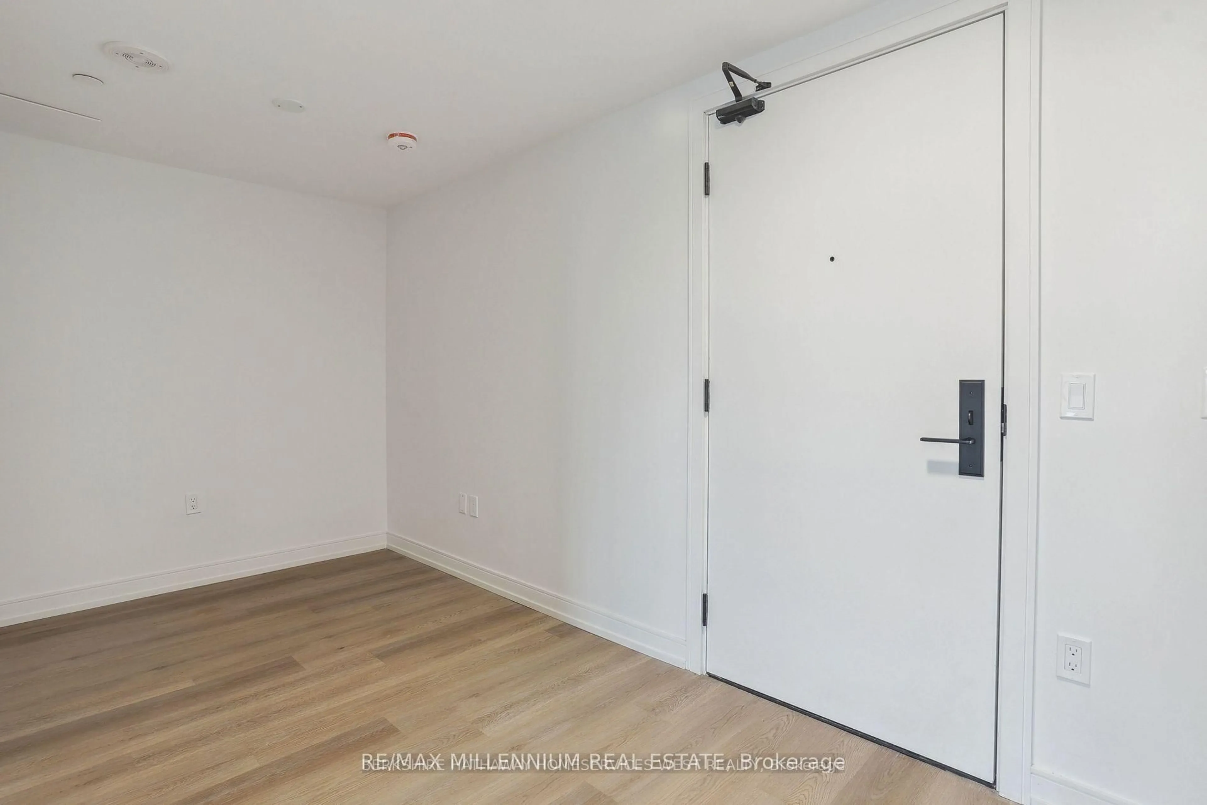 Indoor entryway for 1 Jarvis St #329, Hamilton Ontario L8R 3J2