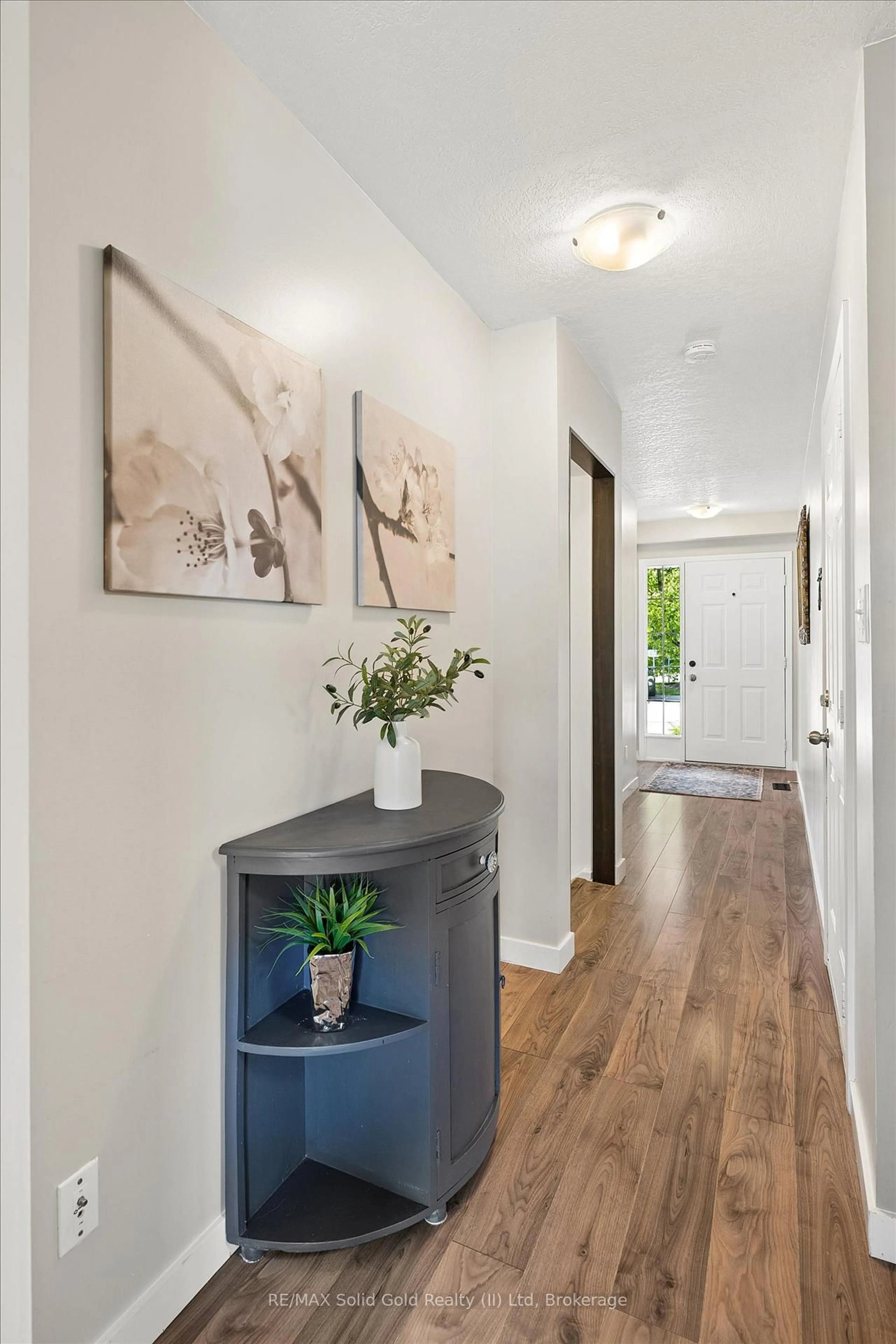 Indoor entryway for 15 Gregg Crt #5, Kitchener Ontario N2A 4H7