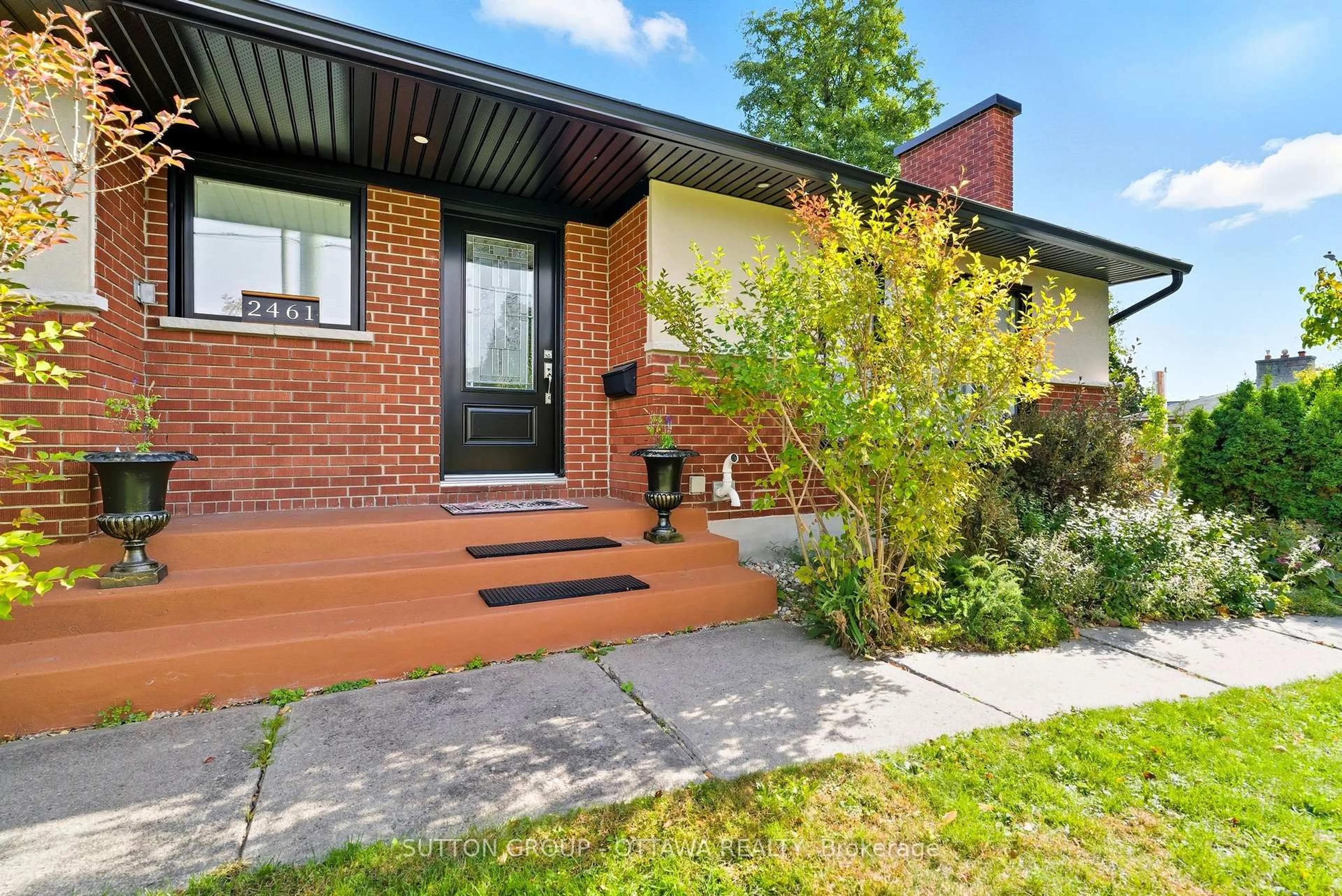 Home with brick exterior material, street for 2461 Alta Vista Dr, Ottawa Ontario K1H 7M9