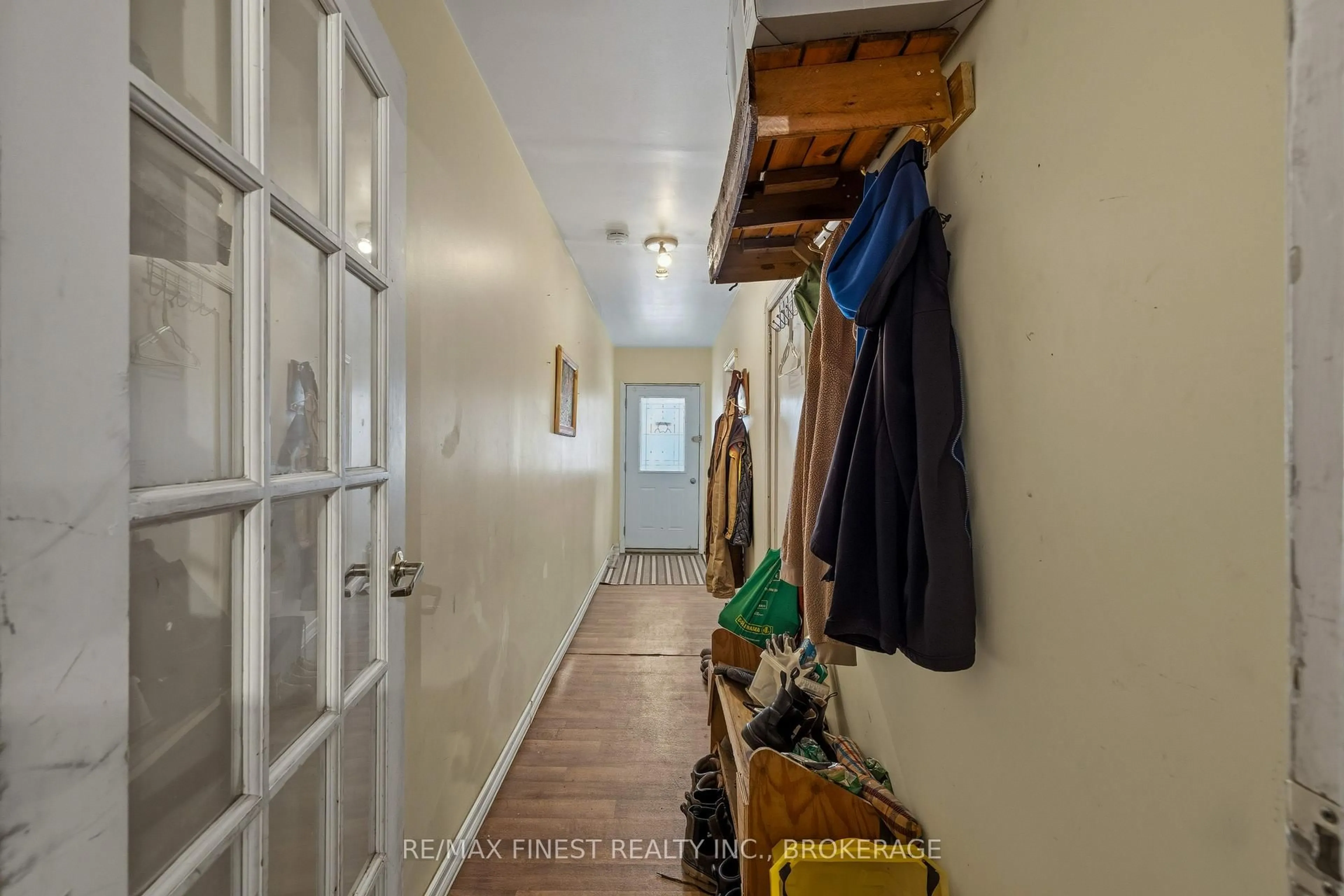 Indoor entryway for 45 Graham St, Greater Napanee Ontario K7R 2J6