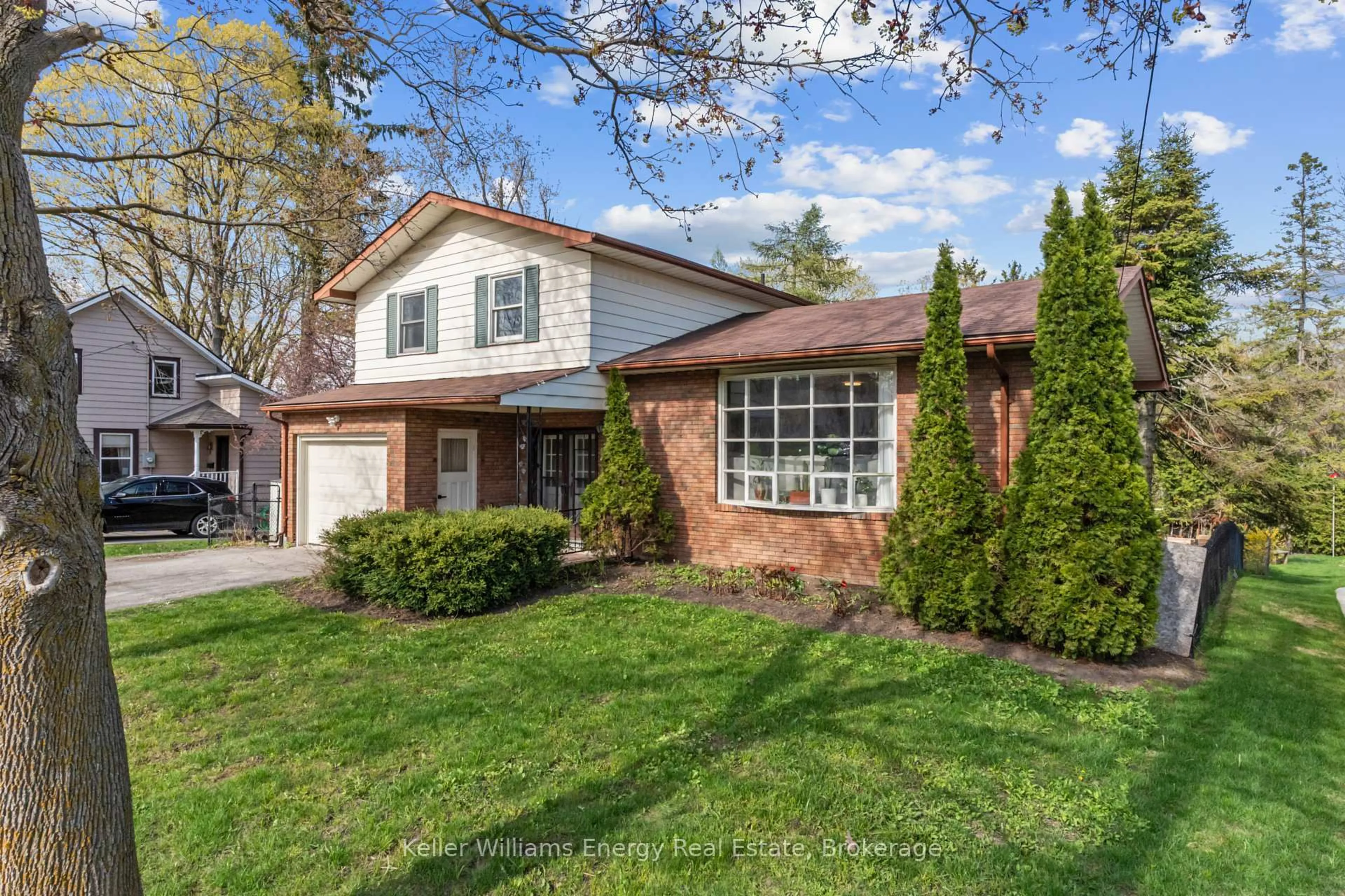 Home with brick exterior material, street for 58 Victoria Ave, Kawartha Lakes Ontario K9V 4G5