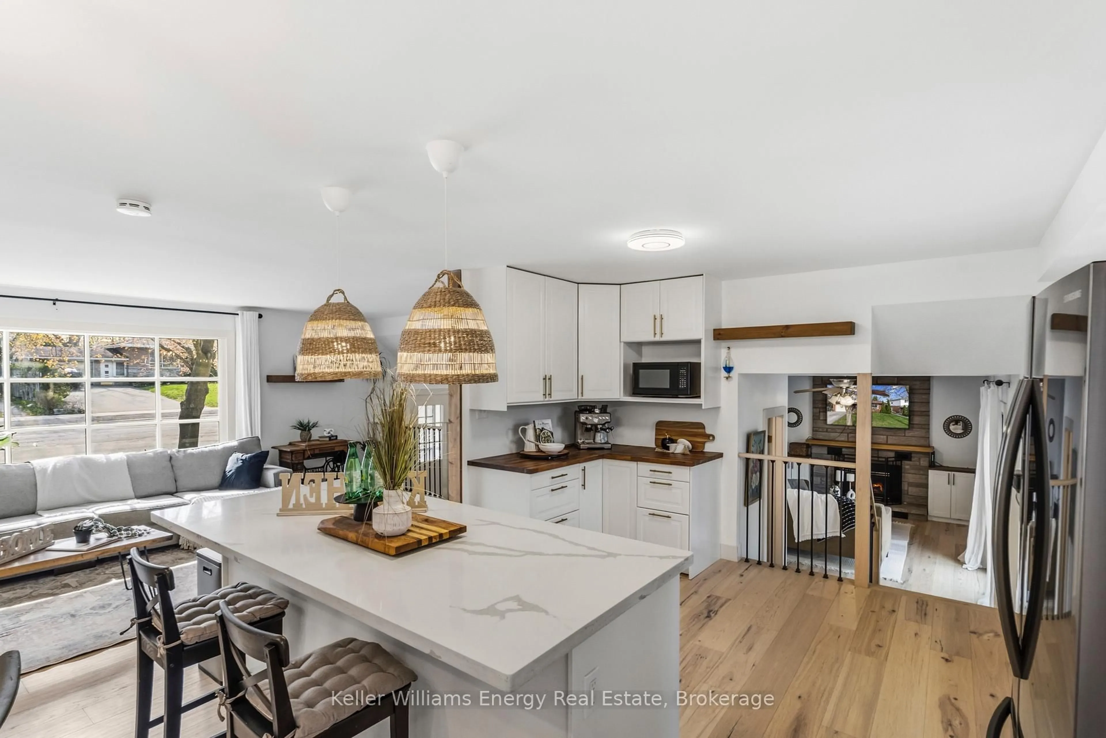 Open concept kitchen, unknown for 58 Victoria Ave, Kawartha Lakes Ontario K9V 4G5