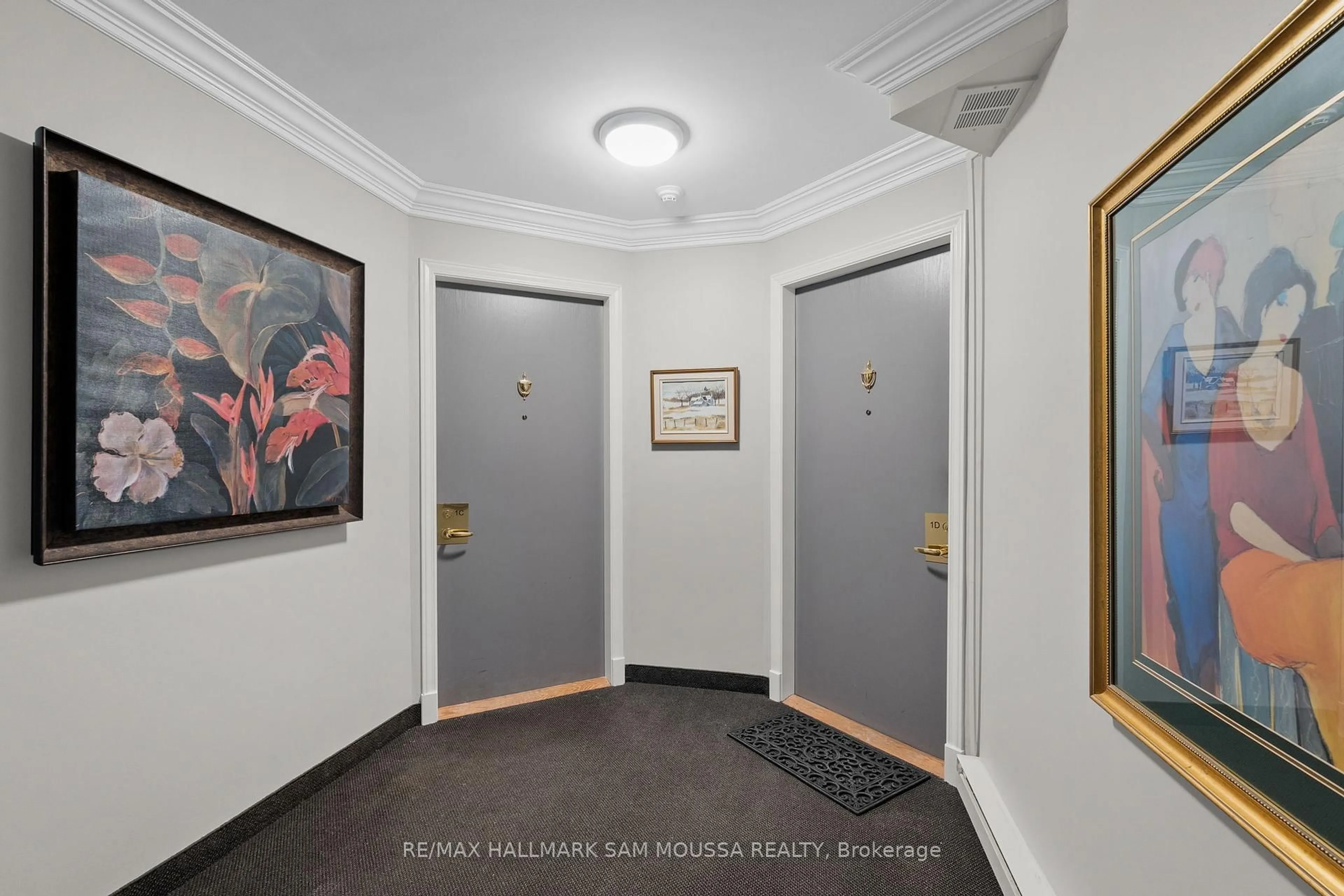 Indoor foyer for 70 Robson Crt #1C, Ottawa Ontario K2K 2W1