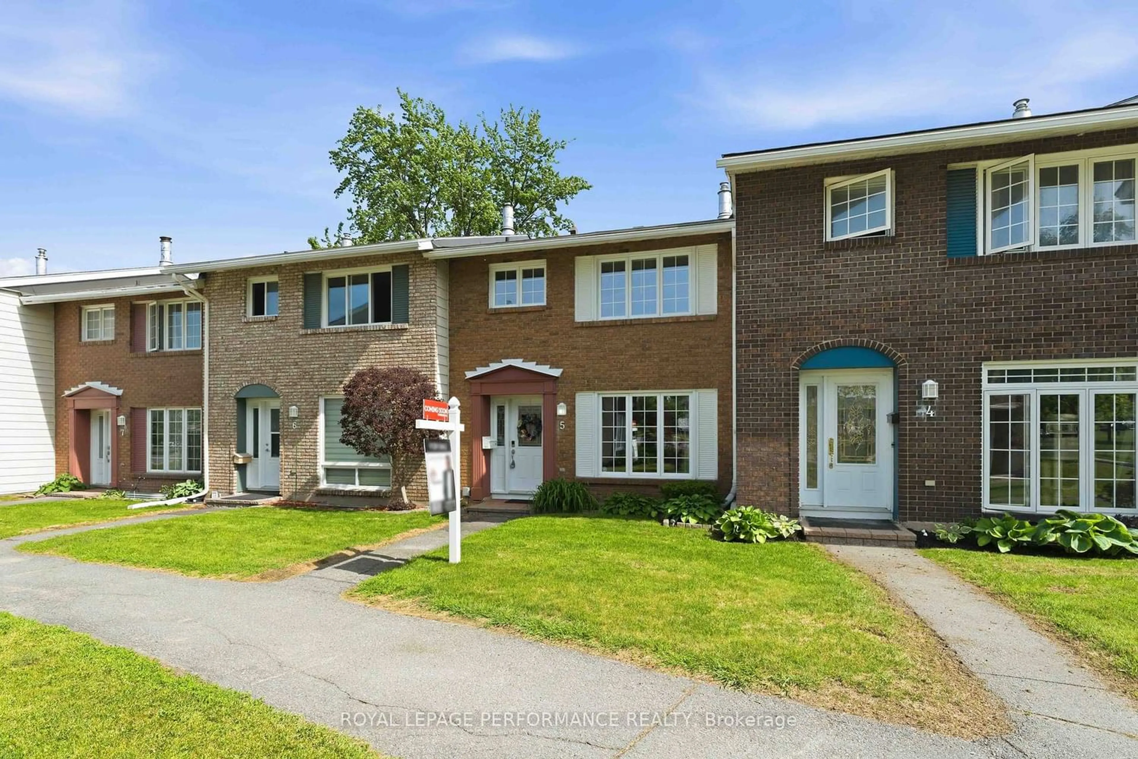 Unknown for 2051 Jasmine Cres #5, Ottawa Ontario K1J 7W2