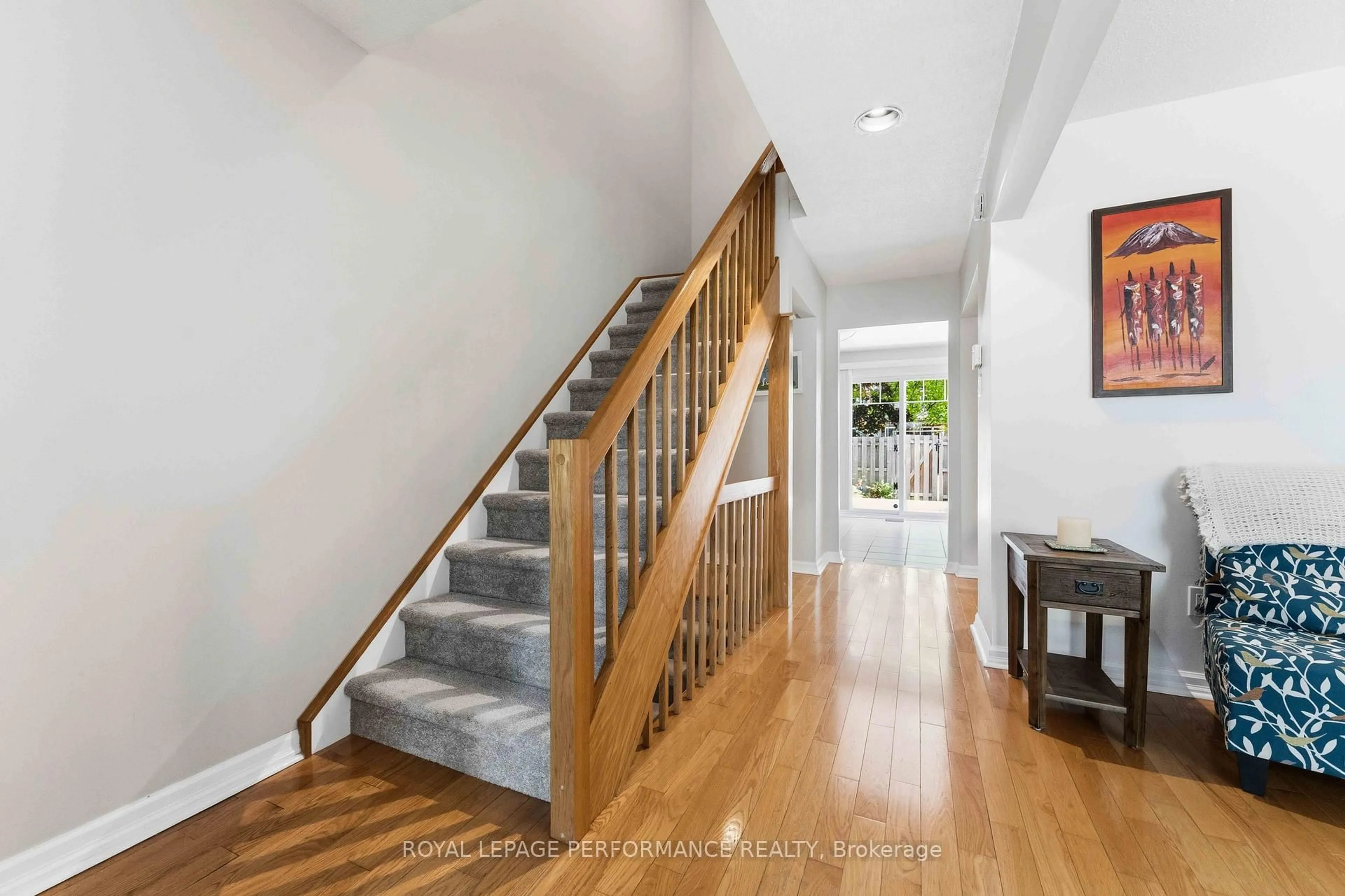 Unknown for 2051 Jasmine Cres #5, Ottawa Ontario K1J 7W2