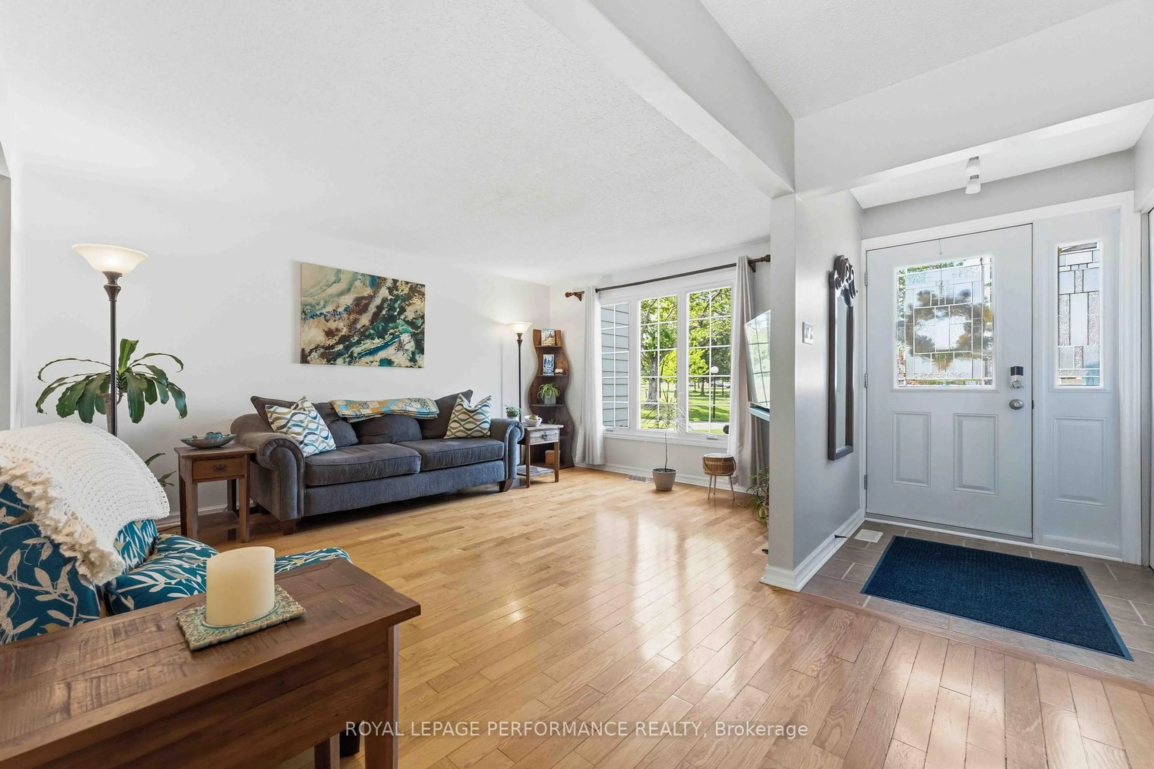 Living room with furniture, unknown for 2051 Jasmine Cres #5, Ottawa Ontario K1J 7W2