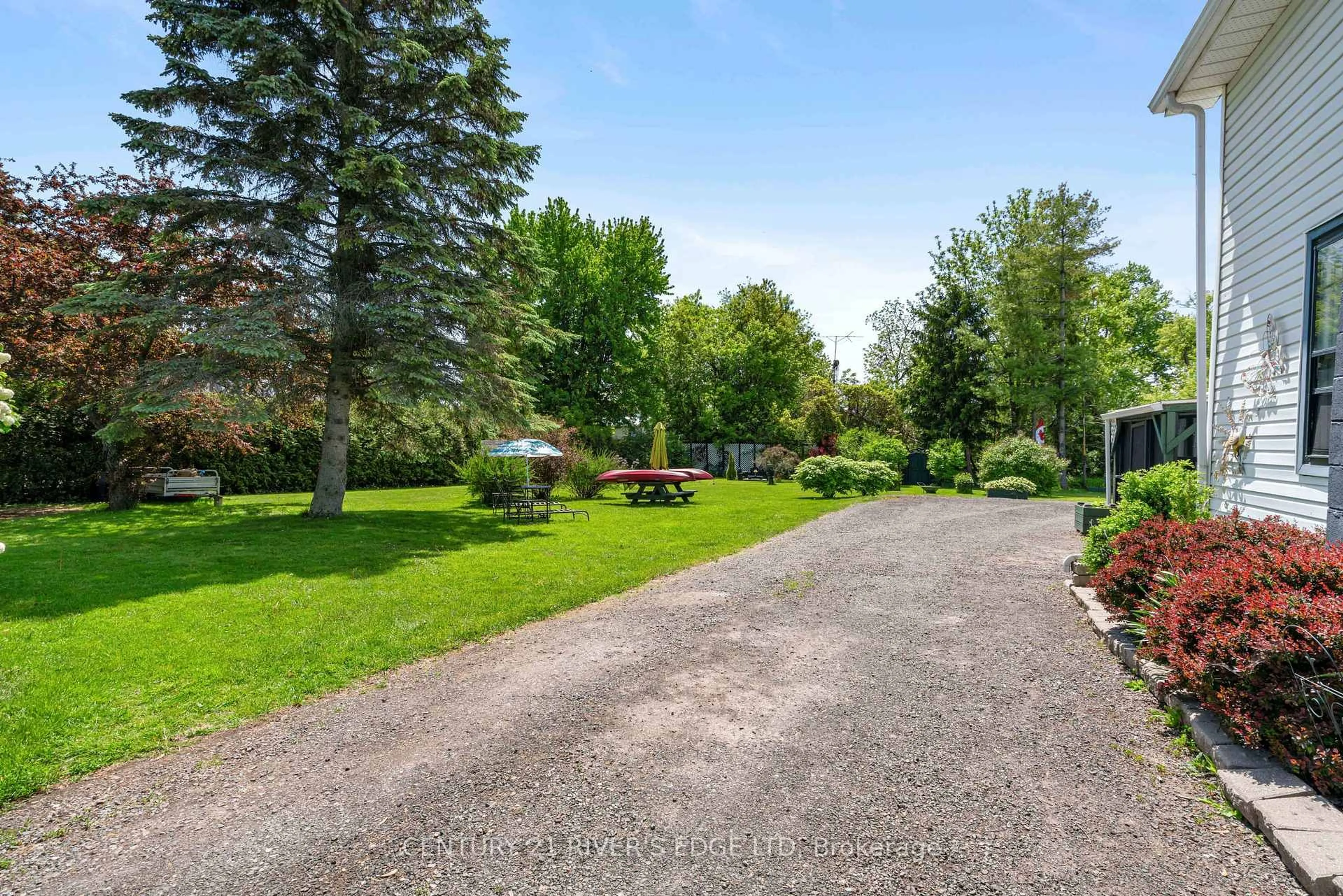 Patio, street for 5694 Duncan St, South Dundas Ontario K0C 1X0