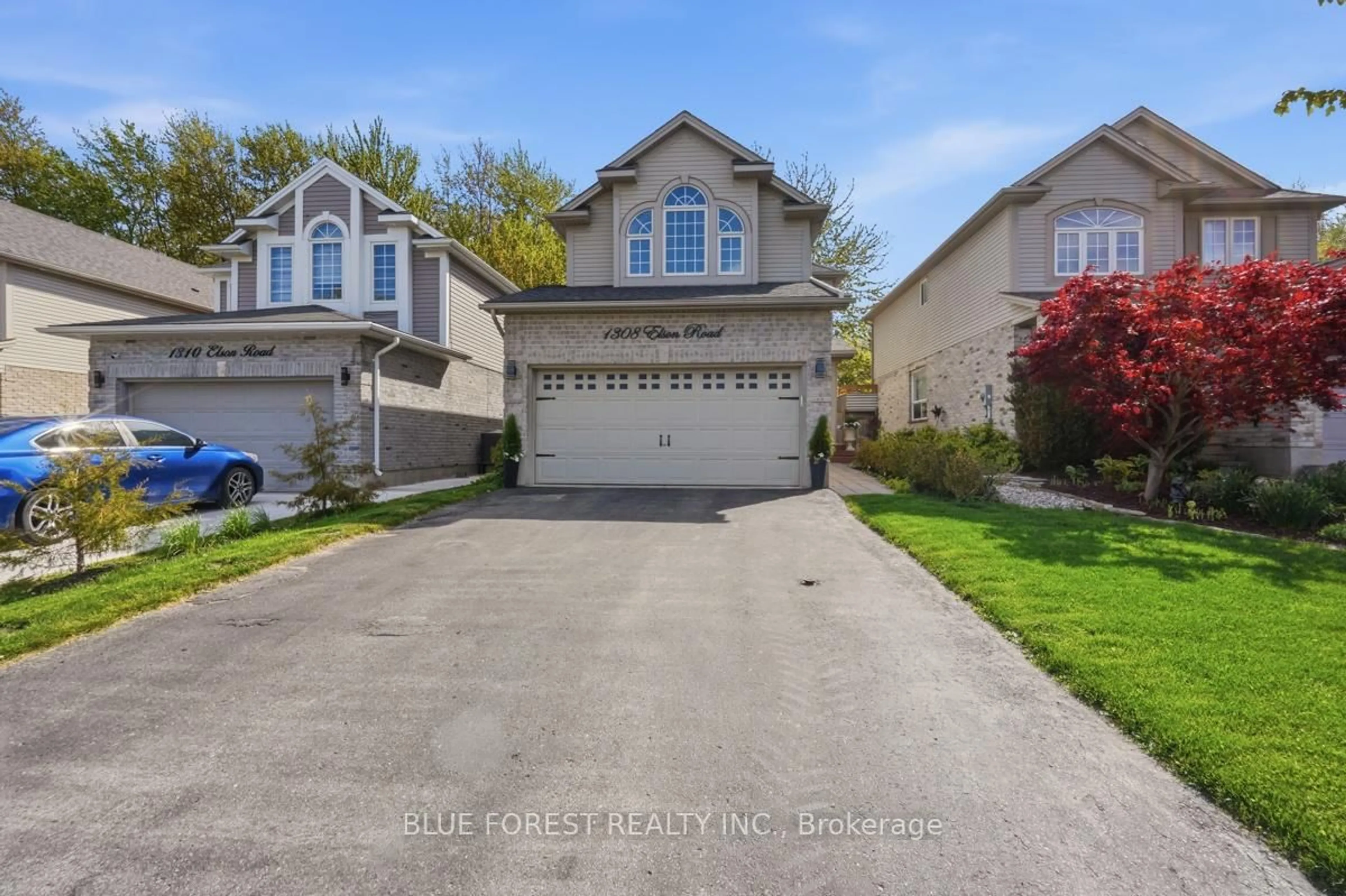 A pic from outside/outdoor area/front of a property/back of a property/a pic from drone, street for 1308 Elson Rd, London North Ontario N6G 5R2