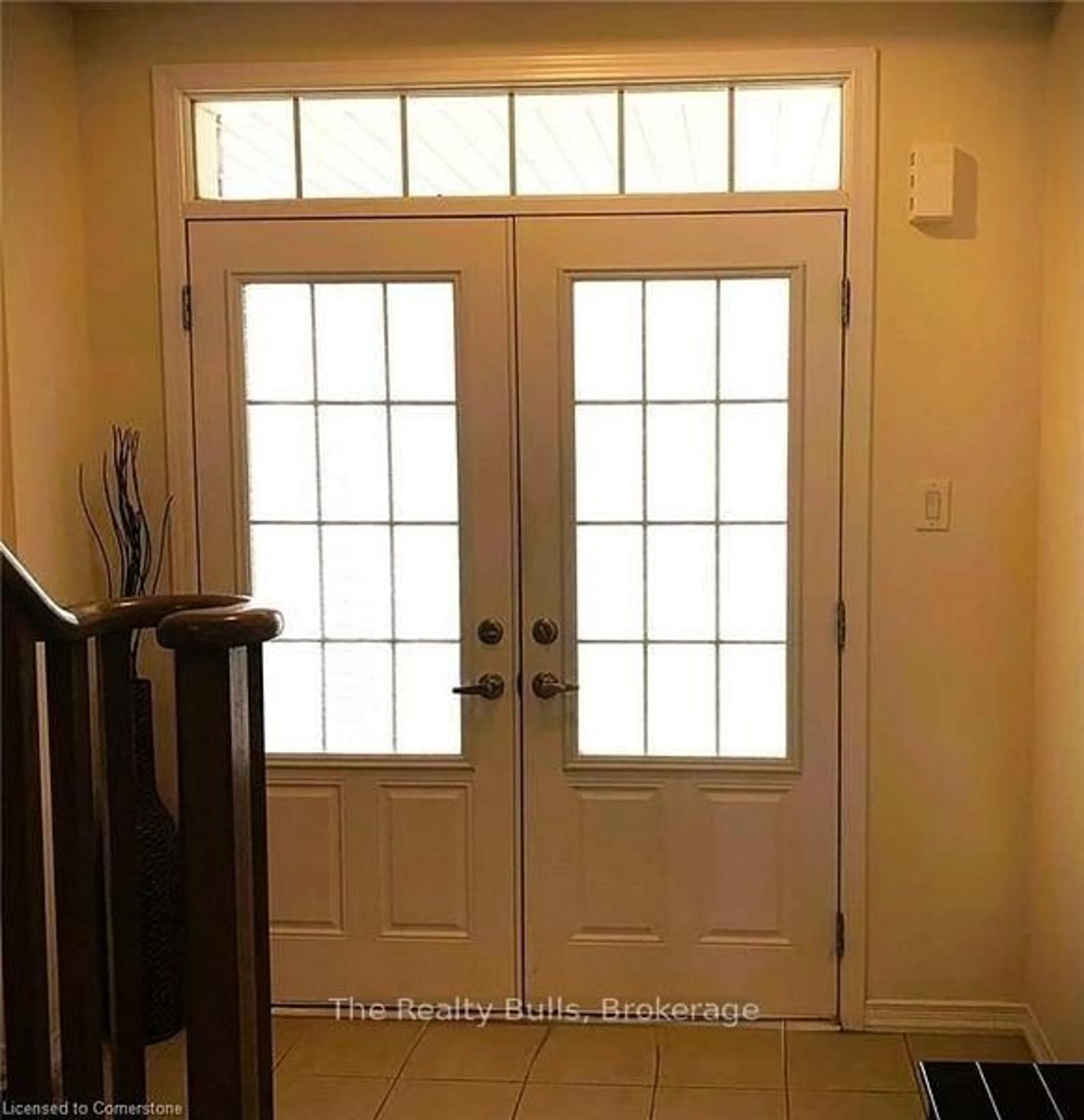 Indoor entryway for 7997 Odell Cres, Niagara Falls Ontario L2H 2Y6