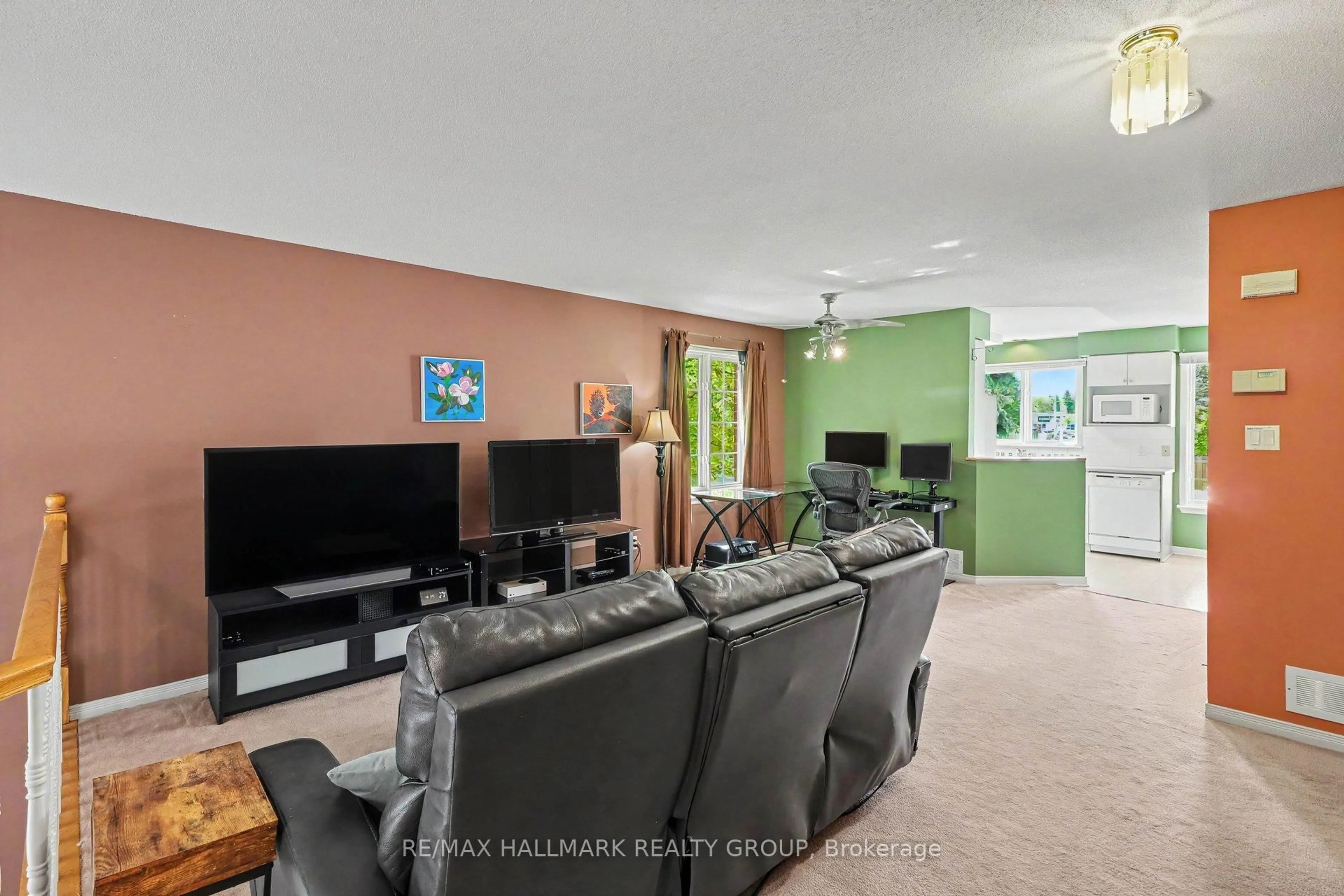 Home theater for 4429 Harper Ave, Ottawa Ontario K1J 1C9