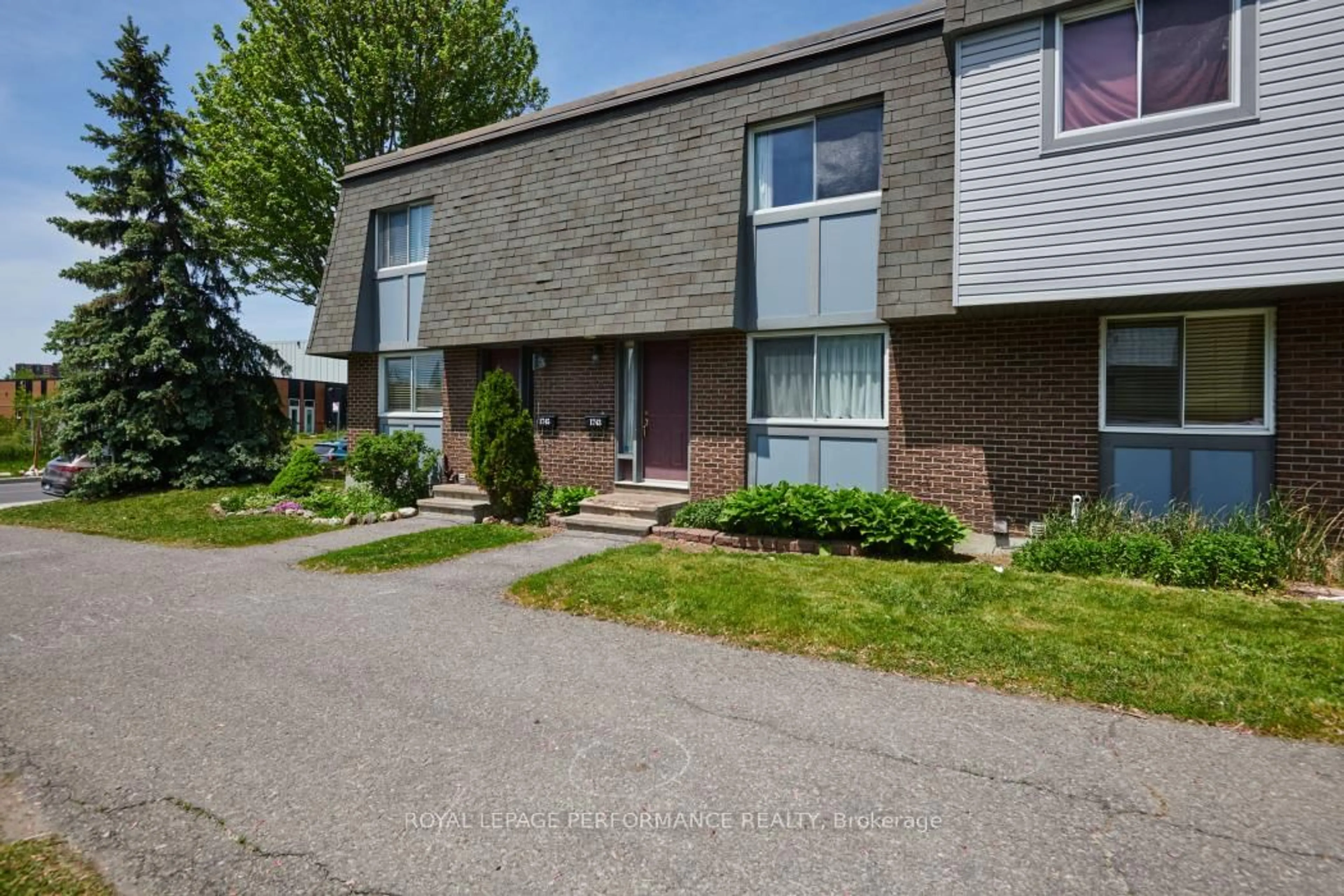 Unknown for 1743 Heatherington Rd, Ottawa Ontario K1V 8T8