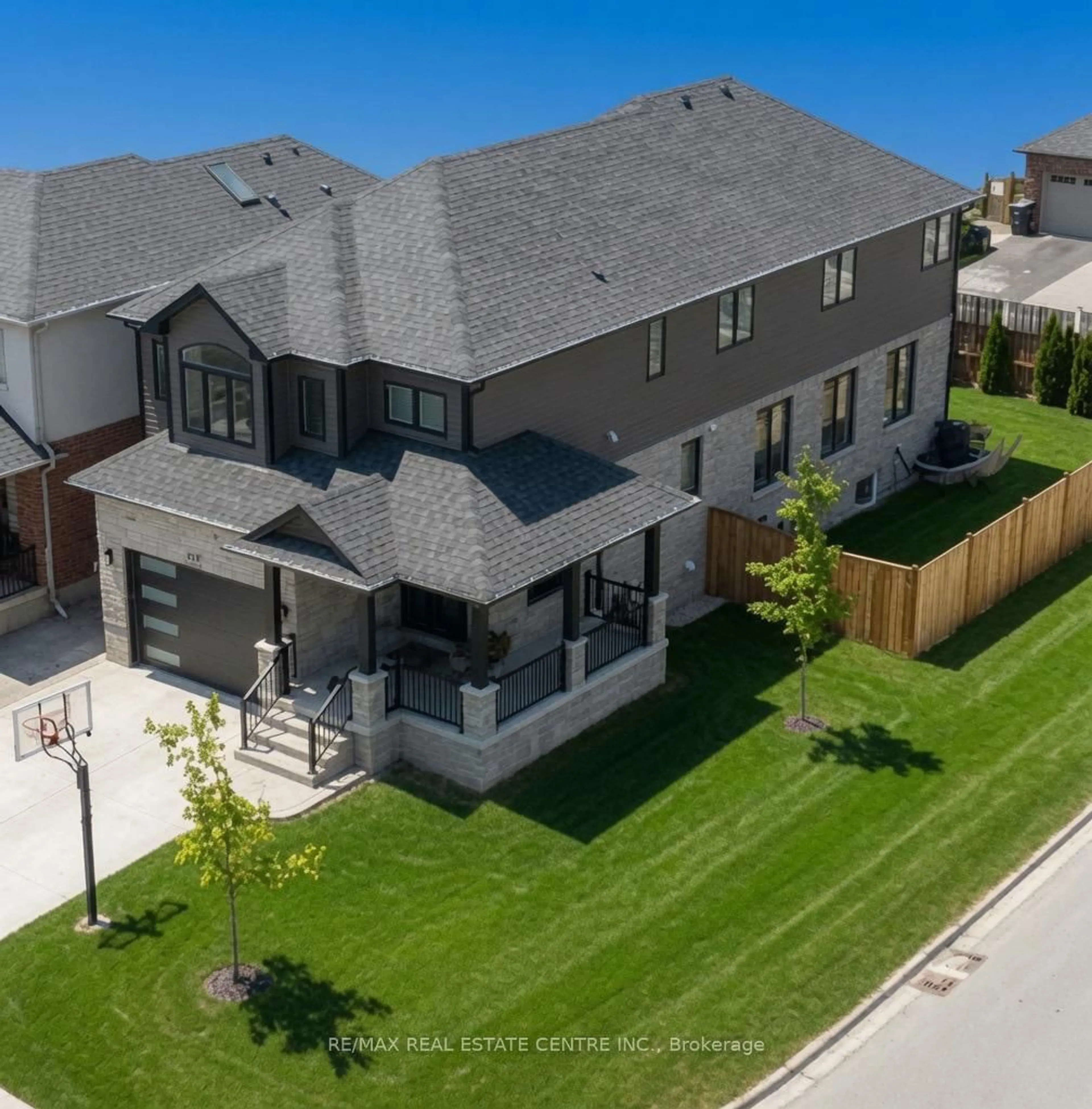 A pic from outside/outdoor area/front of a property/back of a property/a pic from drone, street for 95 Dallan Dr, Guelph Ontario N1L 0N3