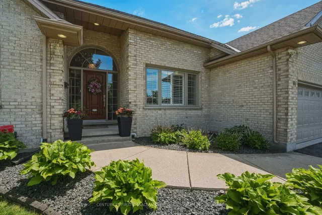 87 Sir James Crt, Middlesex Centre 5