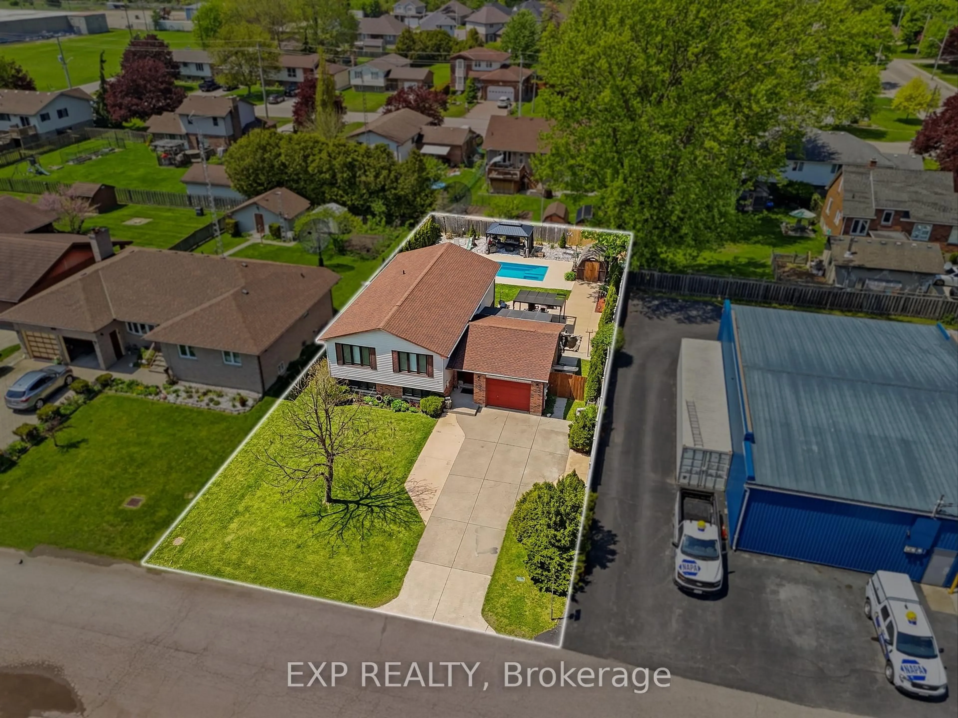 A pic from outside/outdoor area/front of a property/back of a property/a pic from drone, street for 271 Anne St, West Elgin Ontario N0L 2P0