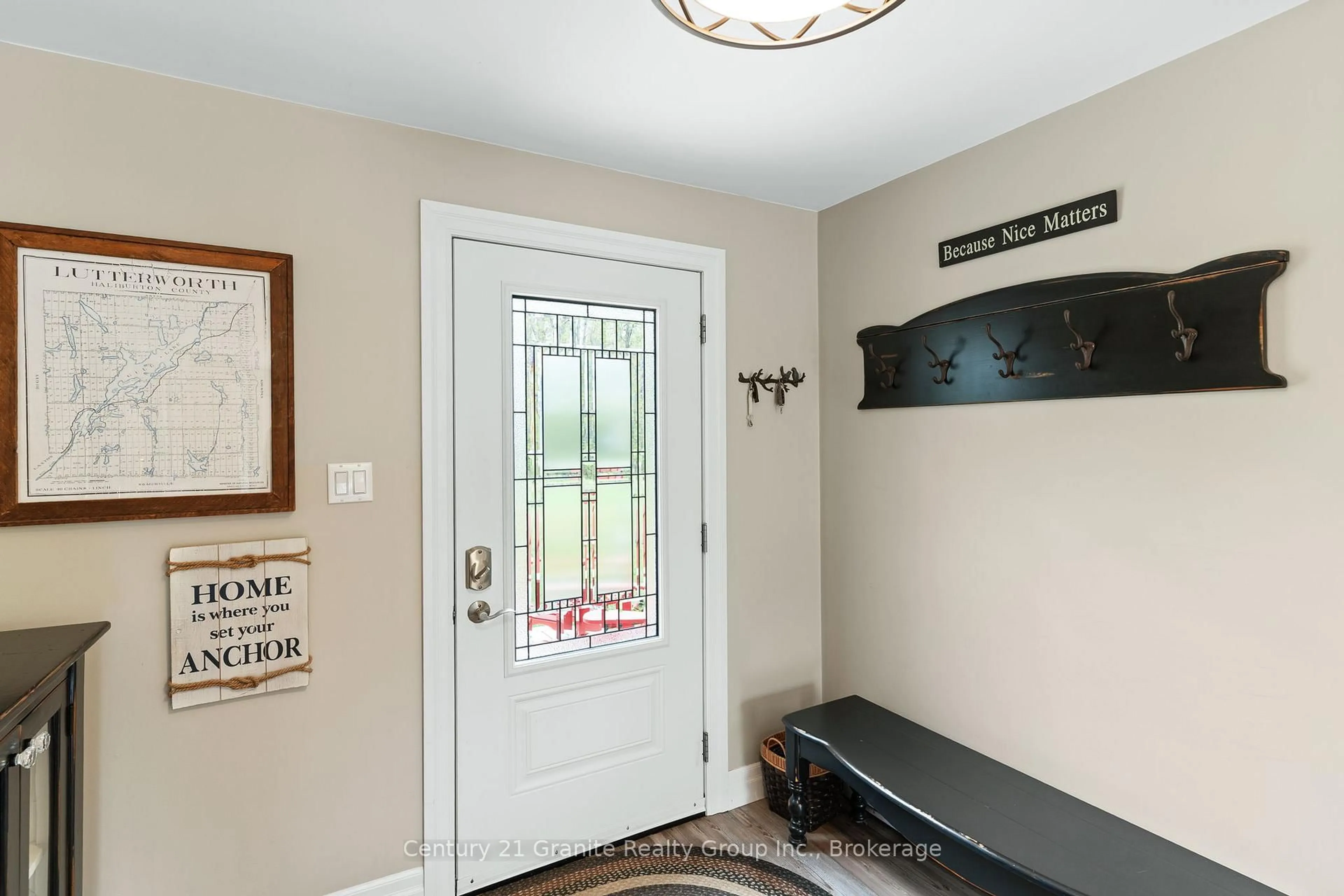 Indoor entryway for 1063 Tiffany Lane, Minden Hills Ontario K0M 2K0