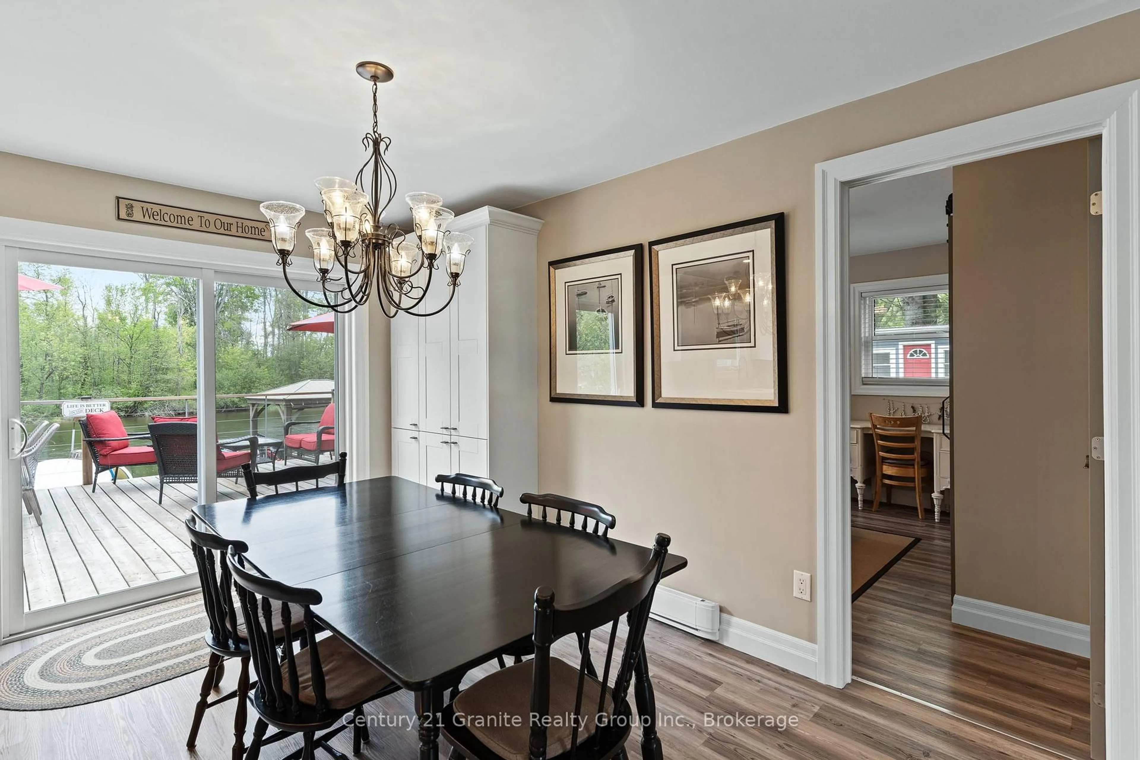 Dining room, wood/laminate floor for 1063 Tiffany Lane, Minden Hills Ontario K0M 2K0