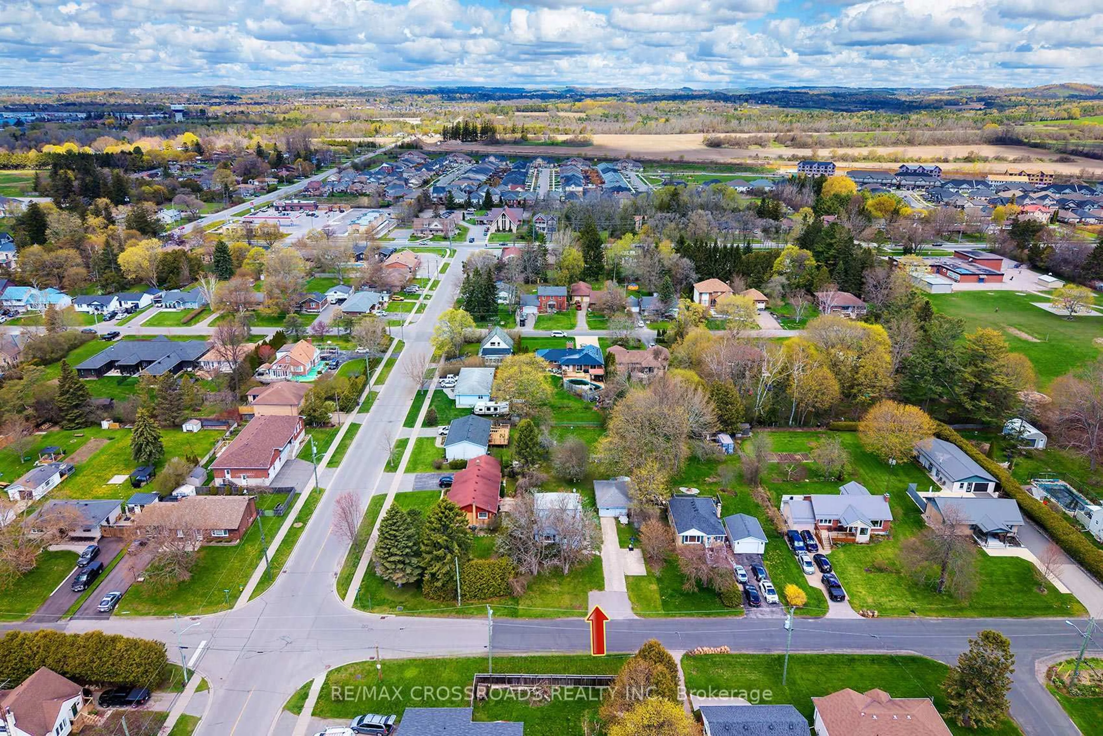 A pic from outside/outdoor area/front of a property/back of a property/a pic from drone, street for 16 Hamilton Ave, Cobourg Ontario K9A 1V6