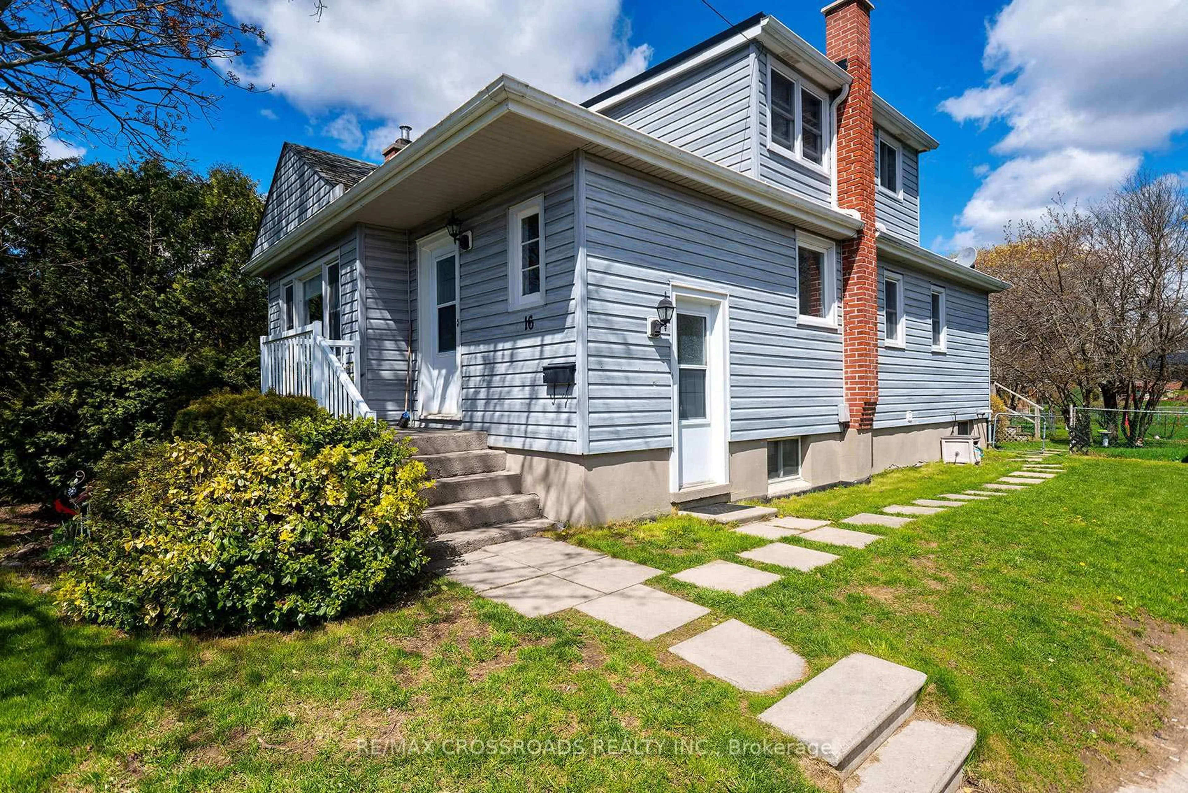 Home with vinyl exterior material, street for 16 Hamilton Ave, Cobourg Ontario K9A 1V6