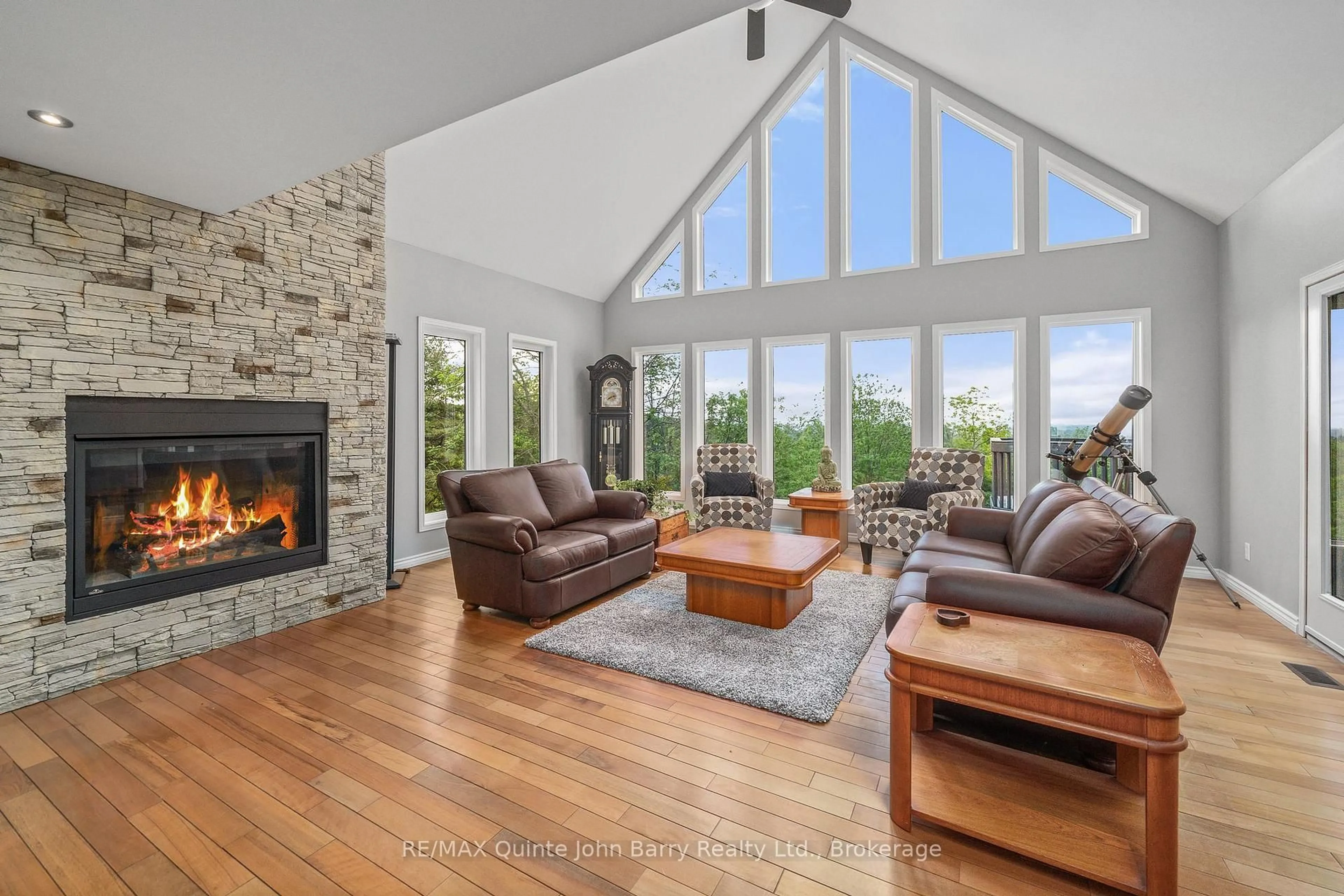 Living room with furniture, unknown for 331 Drewery St, Brighton Ontario K0K 1H0