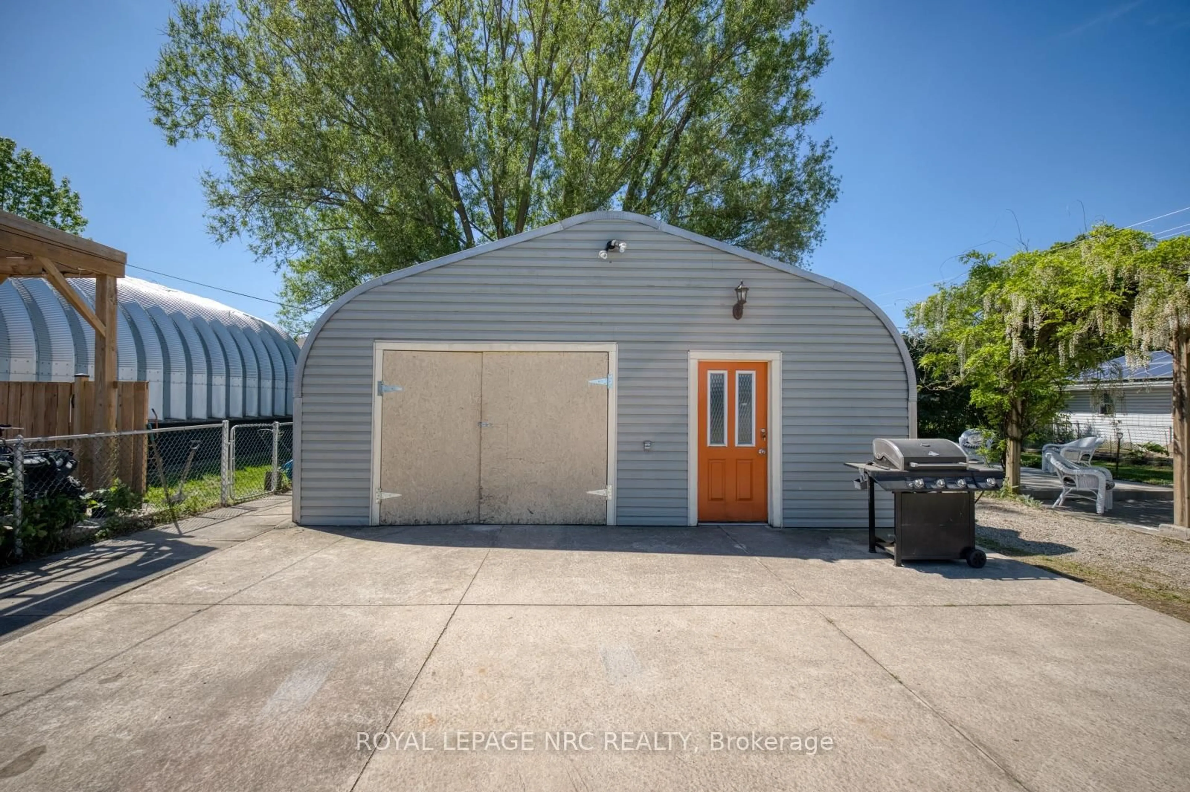 Shed for 17 HURON St, Welland Ontario L3B 5J2