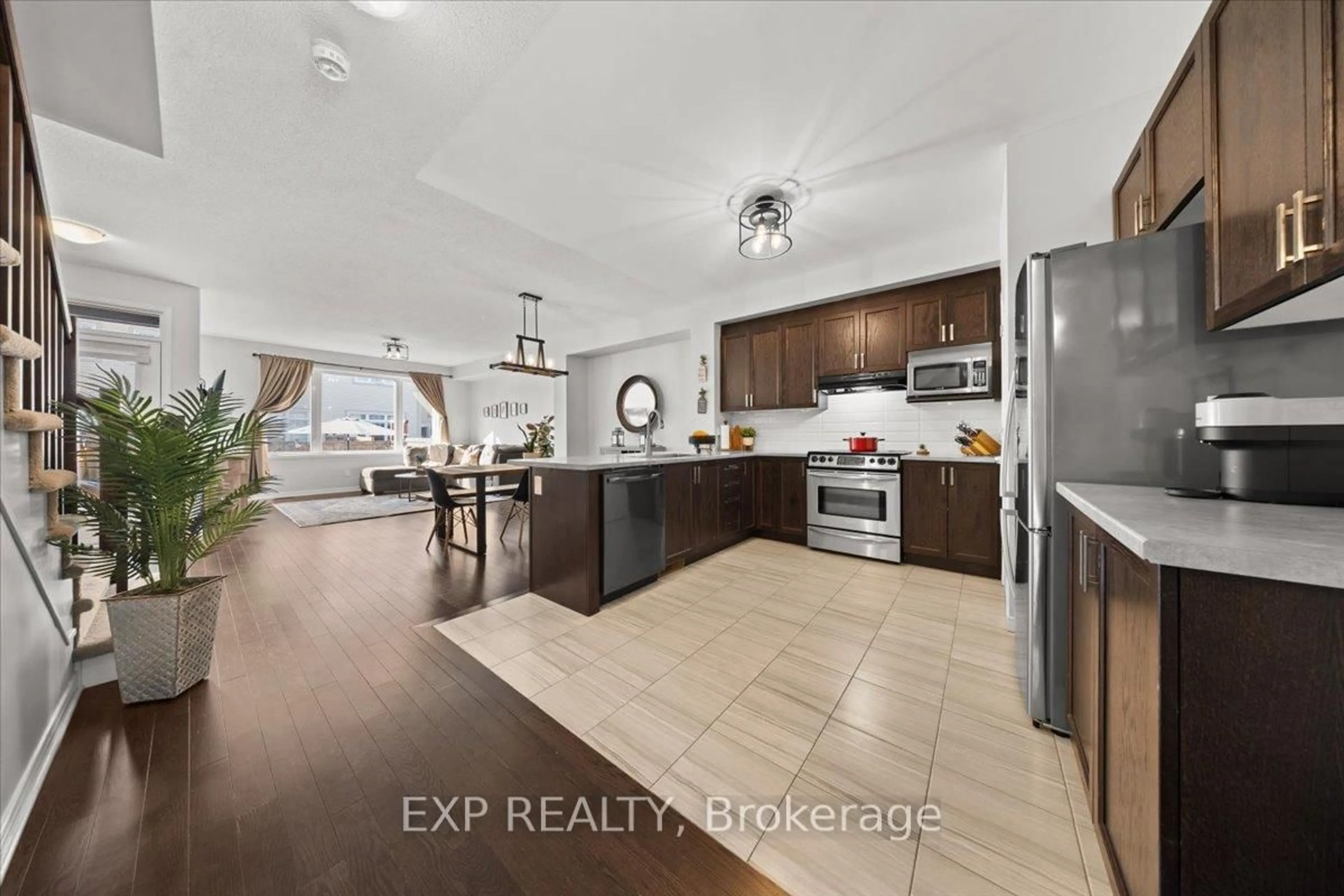Open concept kitchen, ceramic/tile floor for 28 Hackney Private, Stittsville Ontario K2V 0K8