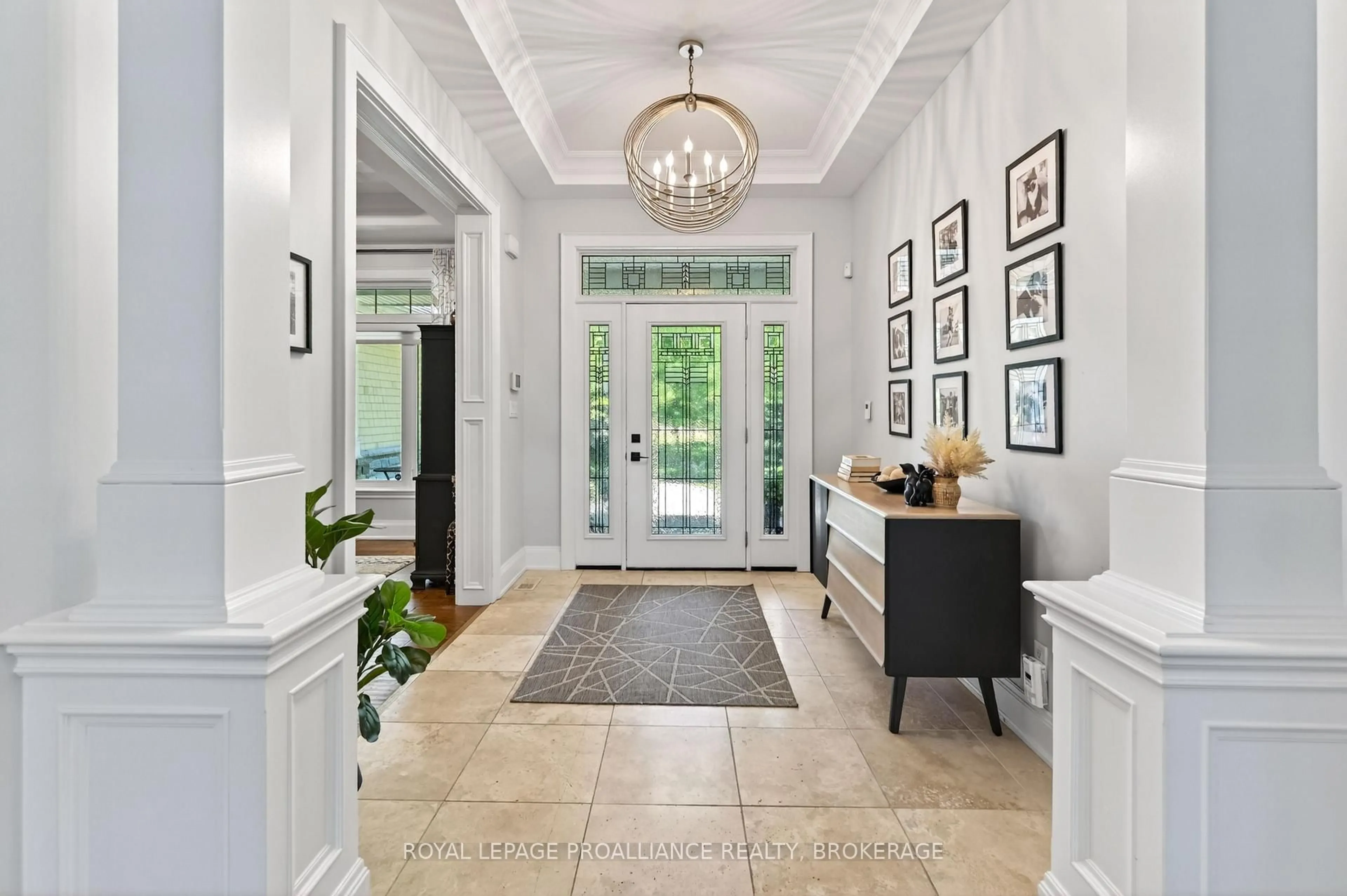 Indoor entryway for 175 Deer Creek Dr, Mcdonalds Corners Ontario K0H 1M0