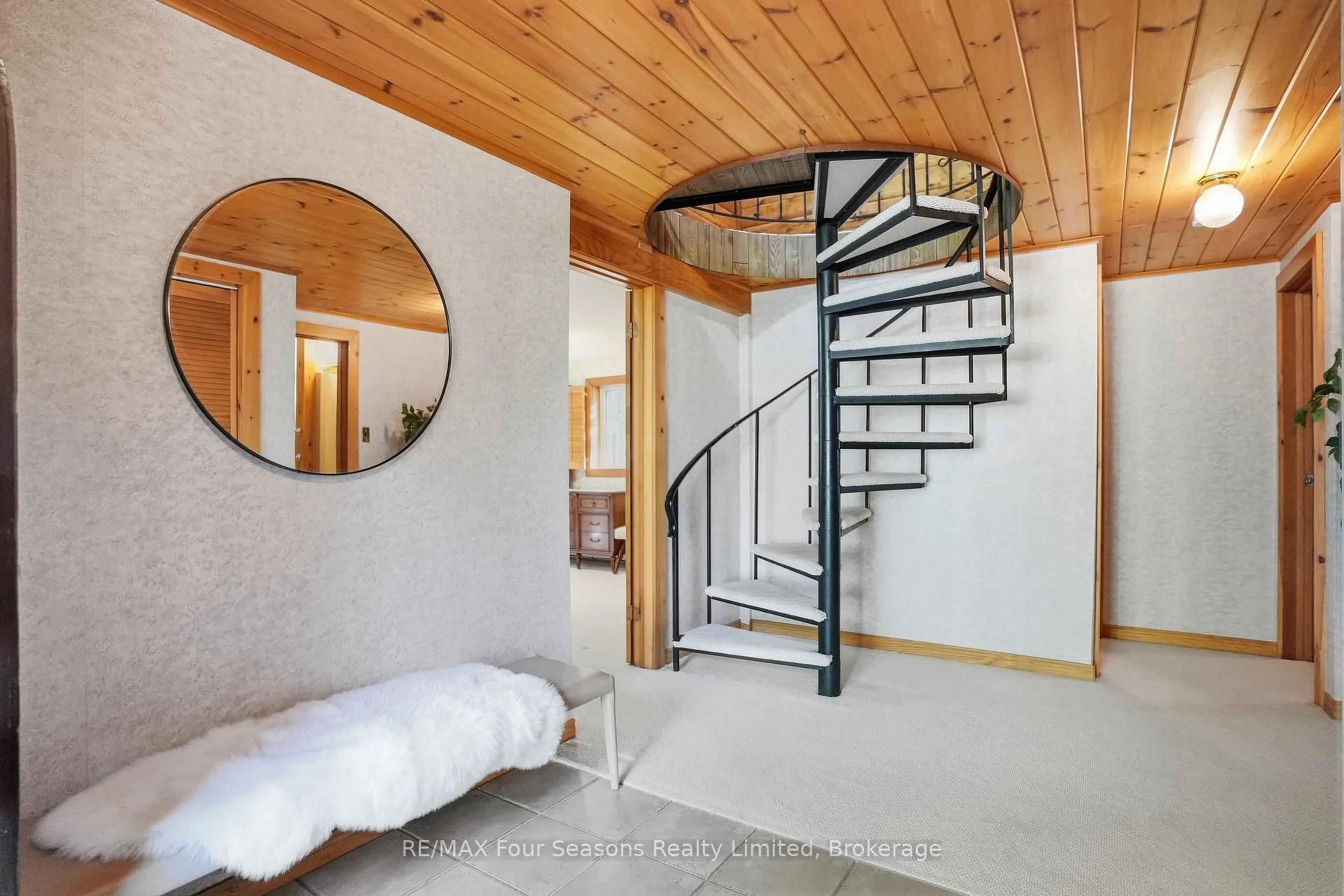 Unknown for 105 St Moritz Cres, Blue Mountains Ontario L9Y 0S6