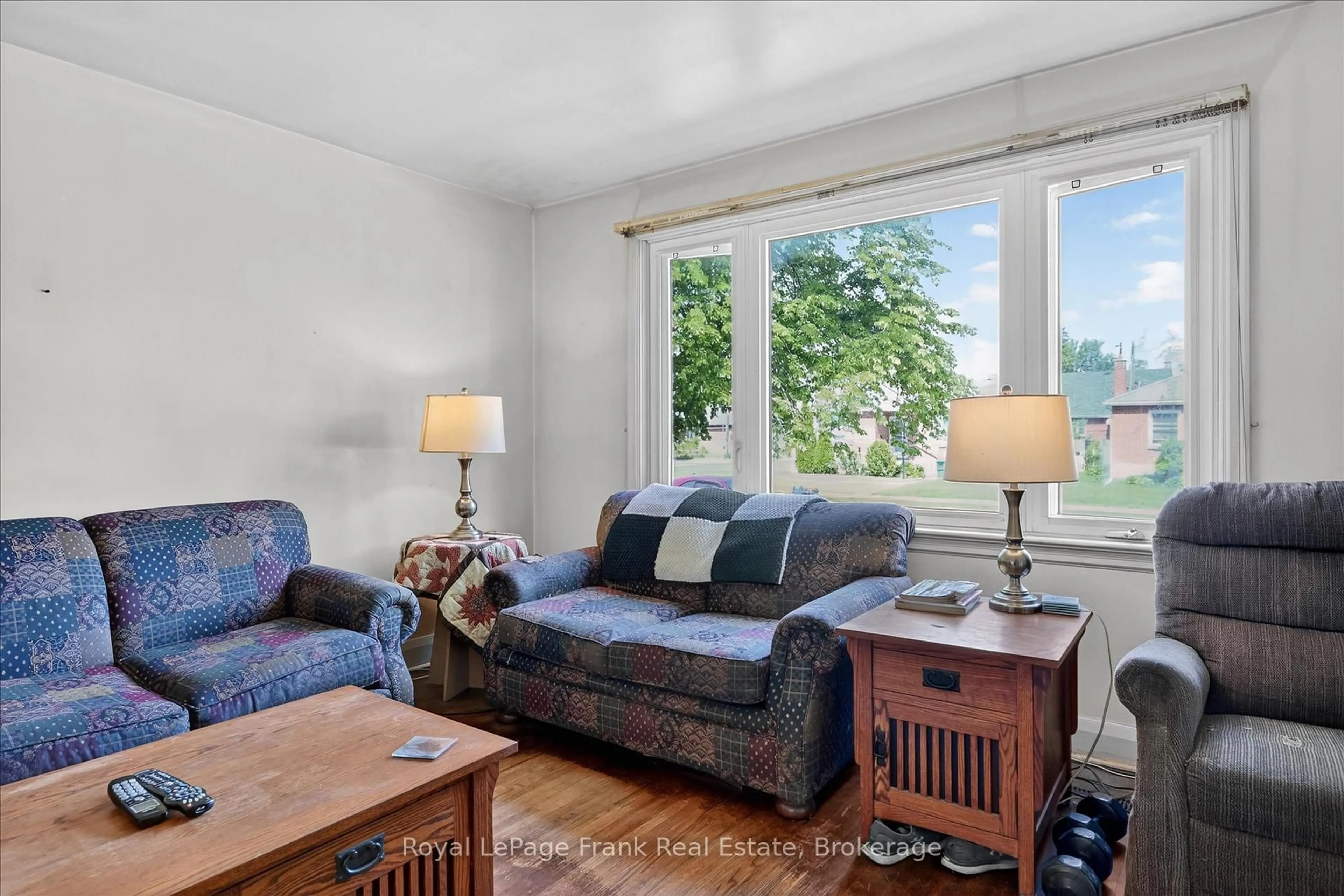 Living room with furniture, unknown for 569 Steele Ave, Peterborough Ontario K9J 5A2