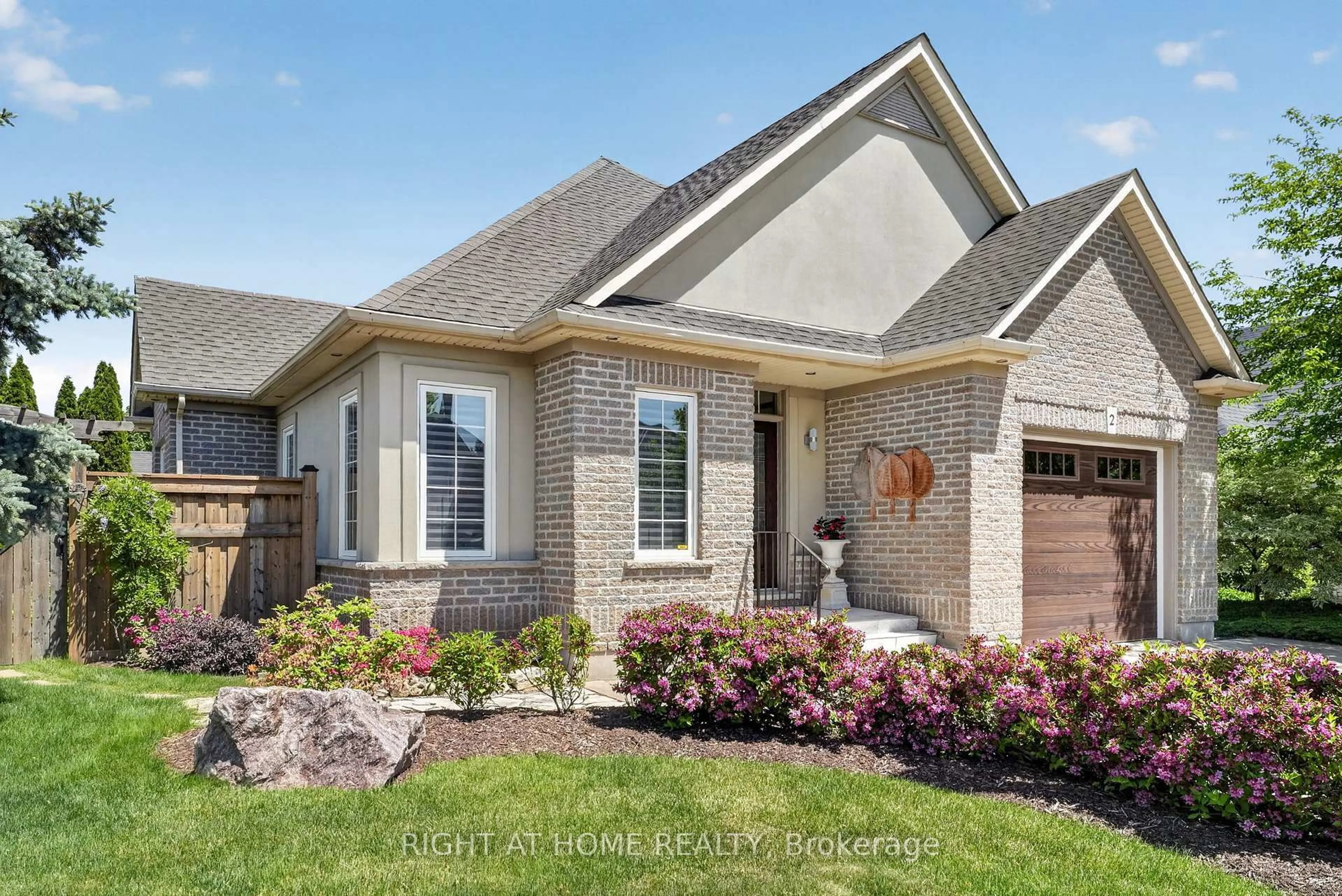 Home with brick exterior material, street for 2 Seyval Pl, Niagara-on-the-Lake Ontario L0S 1J0