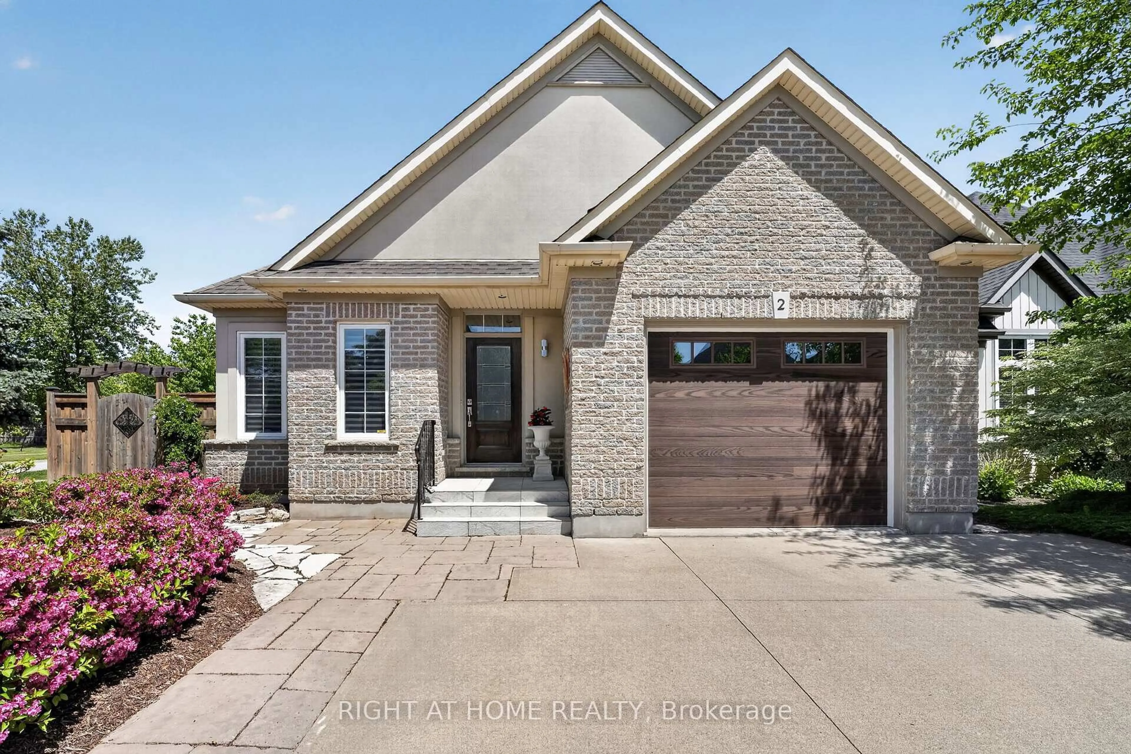 Home with brick exterior material, street for 2 Seyval Pl, Niagara-on-the-Lake Ontario L0S 1J0
