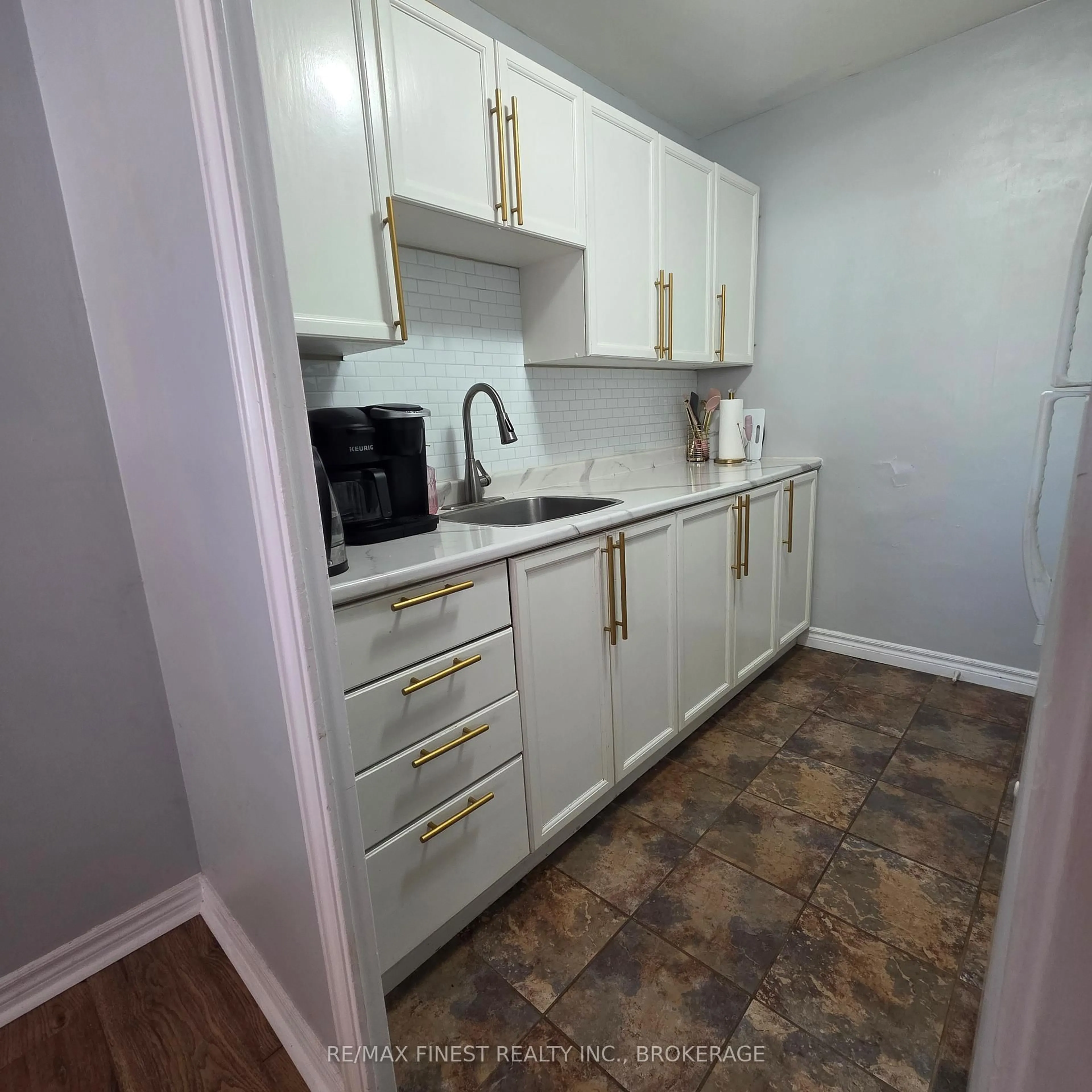 Standard kitchen, unknown for 1 Mowat Ave #106, Kingston Ontario K7M 1J8