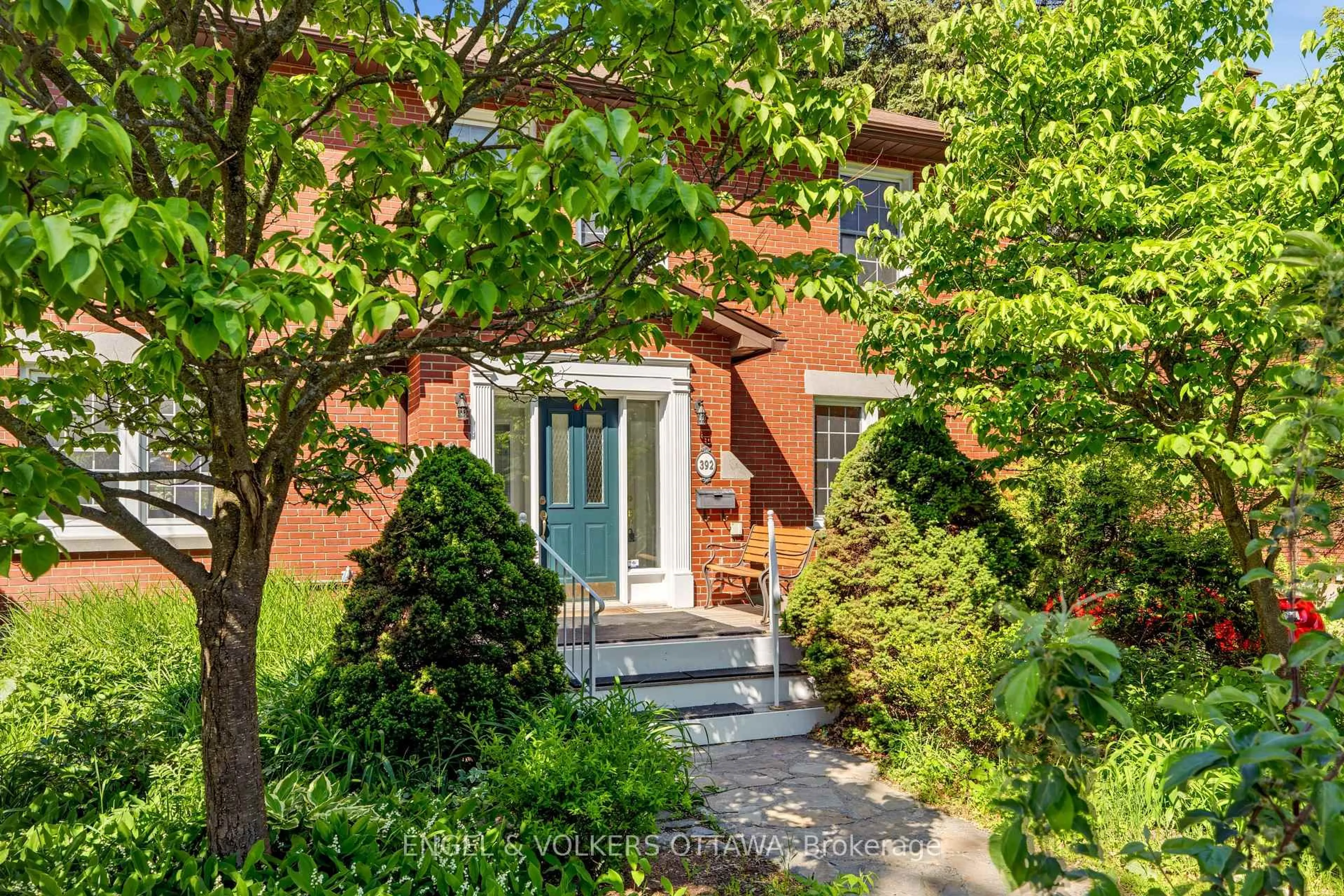 Unknown for 392 Piccadilly Ave, Ottawa Ontario K1Y 0H4