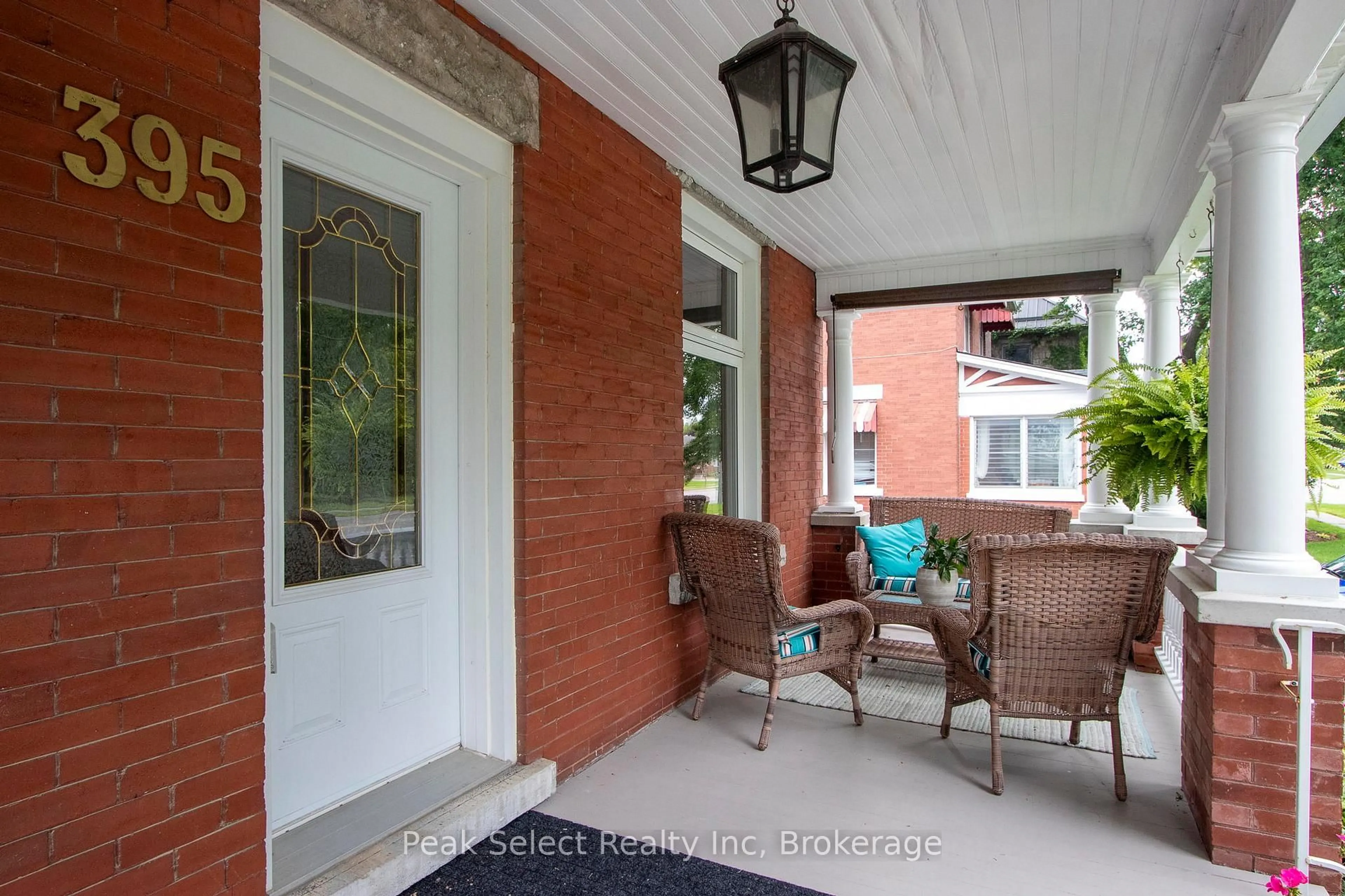 Unknown for 395 QUEEN St, St. Marys Ontario N4X 1B1