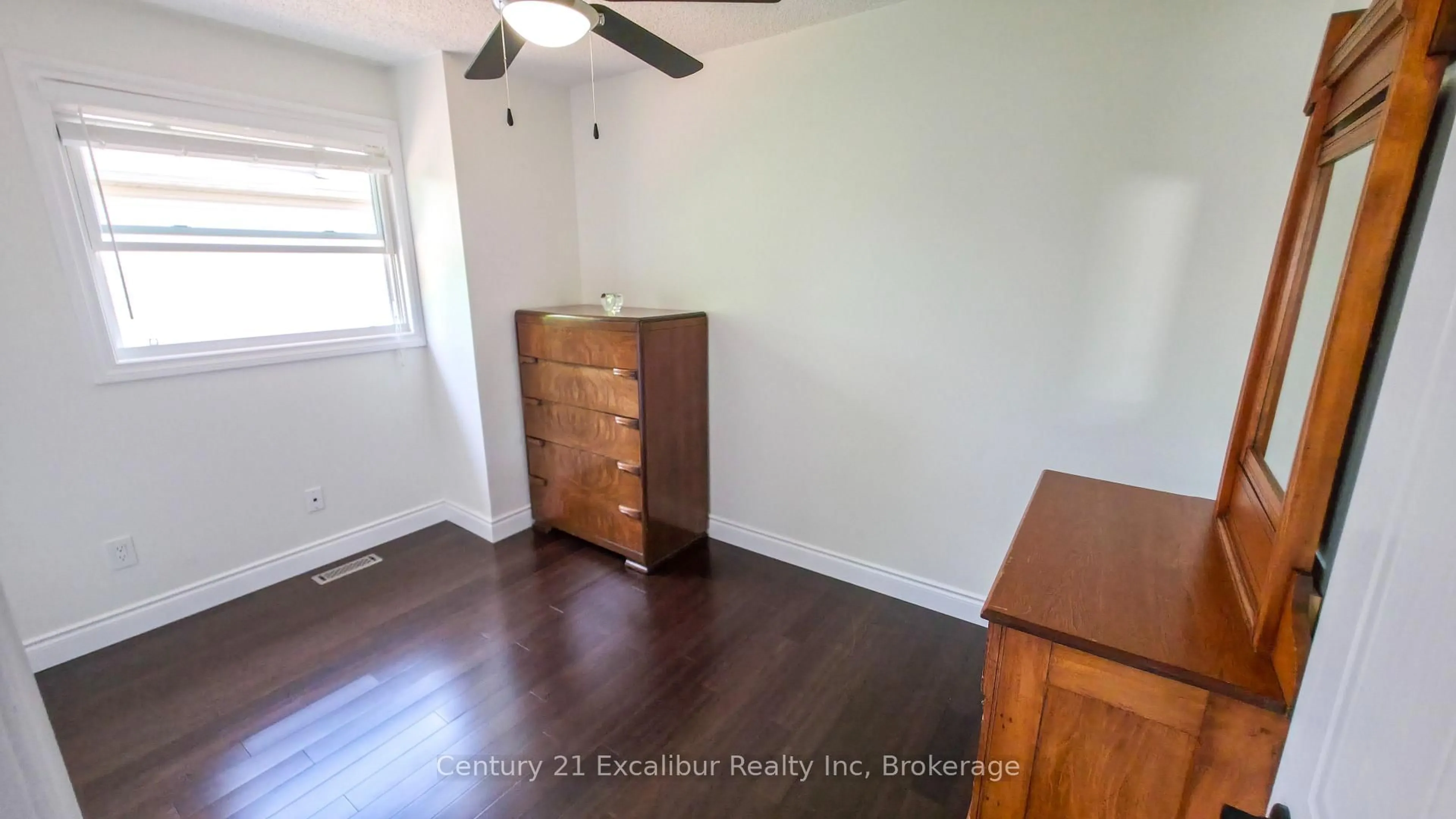 A pic of a room for 708 Campbell Ave, Centre Wellington Ontario N1M 3M9
