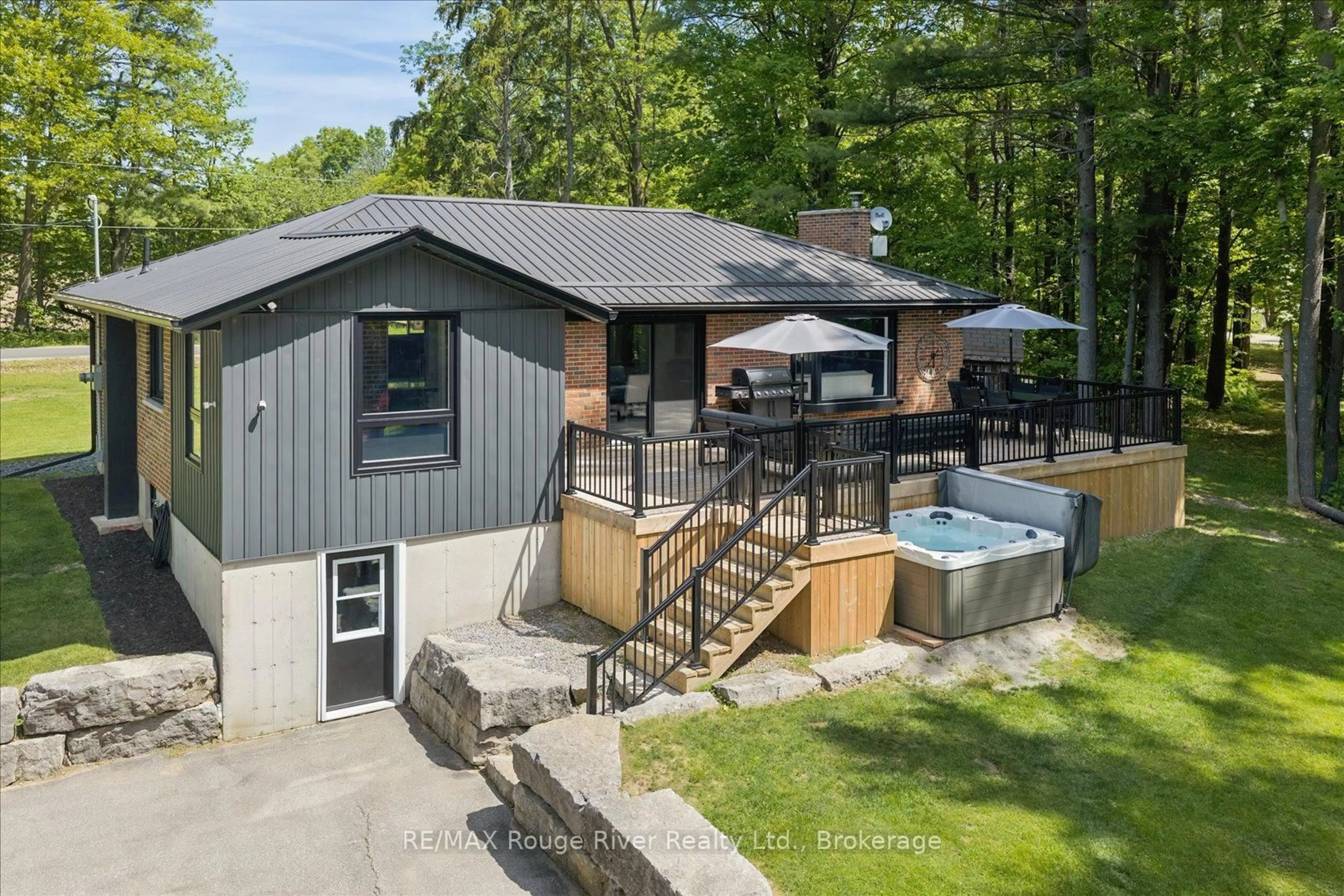 A pic from outside/outdoor area/front of a property/back of a property/a pic from drone, unknown for 1004 Telecom Rd, Kawartha Lakes Ontario L0A 1K0