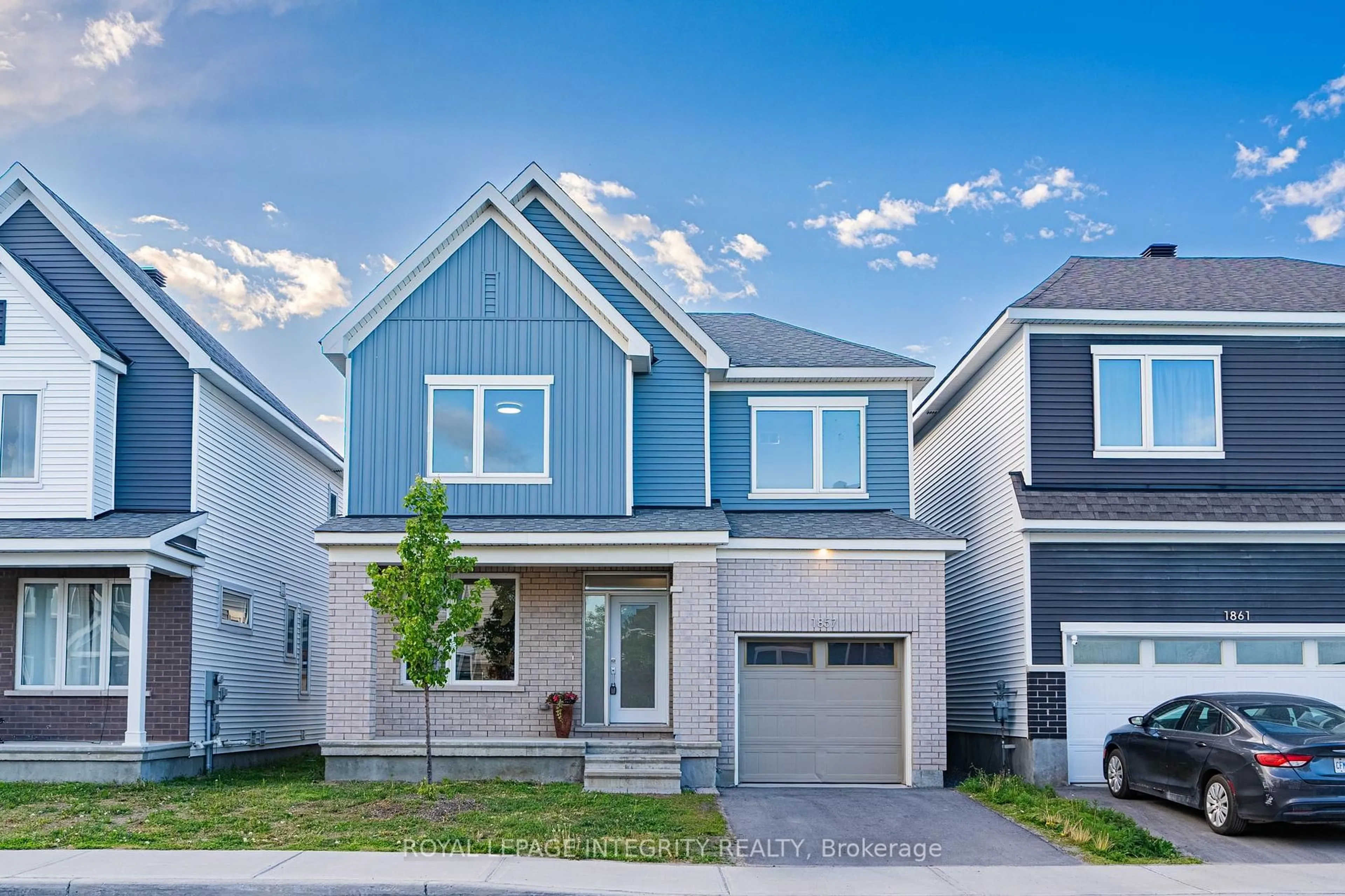 Home with vinyl exterior material, street for 1857 HAIKU St, Ottawa Ontario K2J 6W6